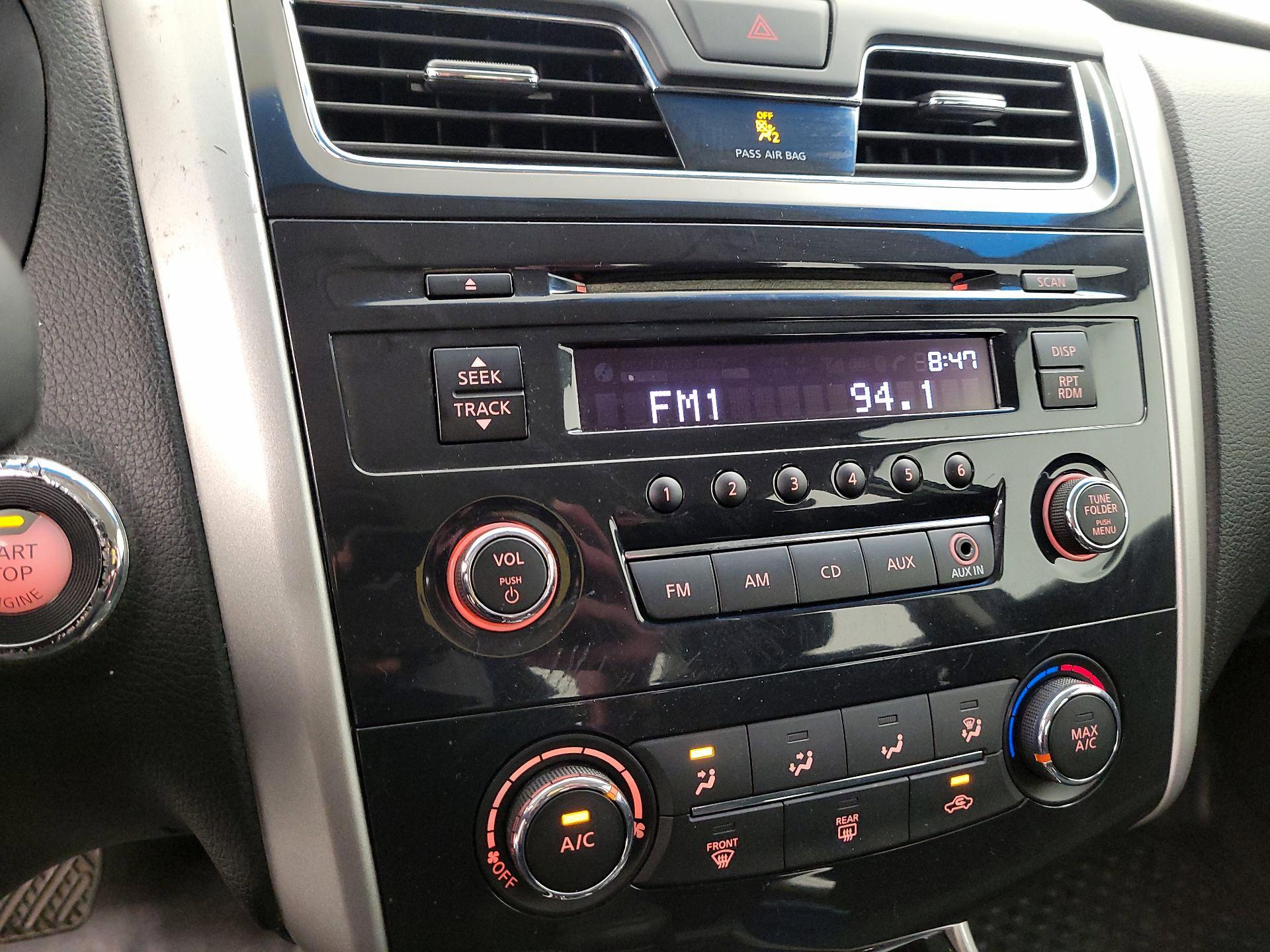 Thumbnail: 2014 Nissan Altima - 14
