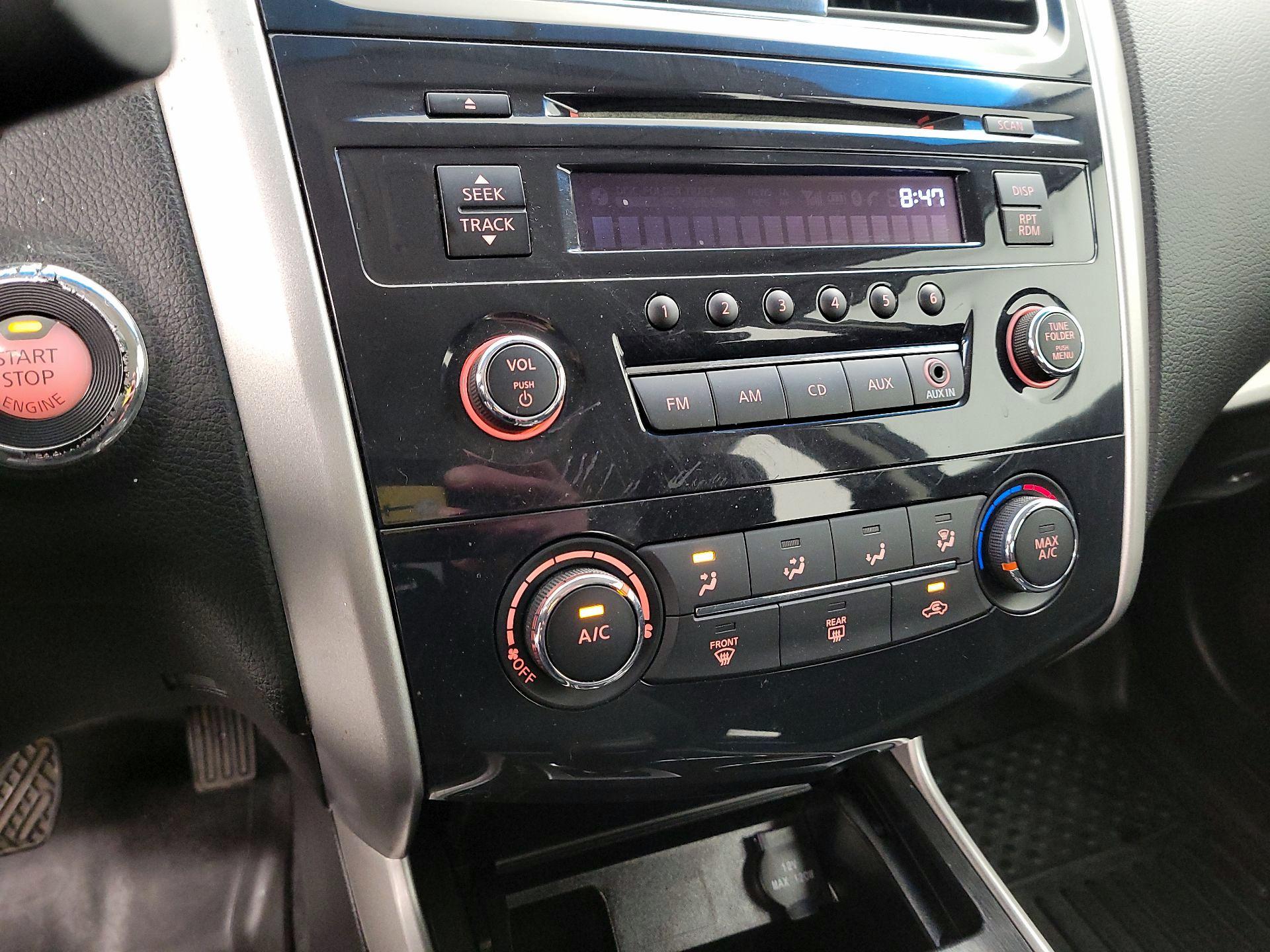 Thumbnail: 2014 Nissan Altima - 15