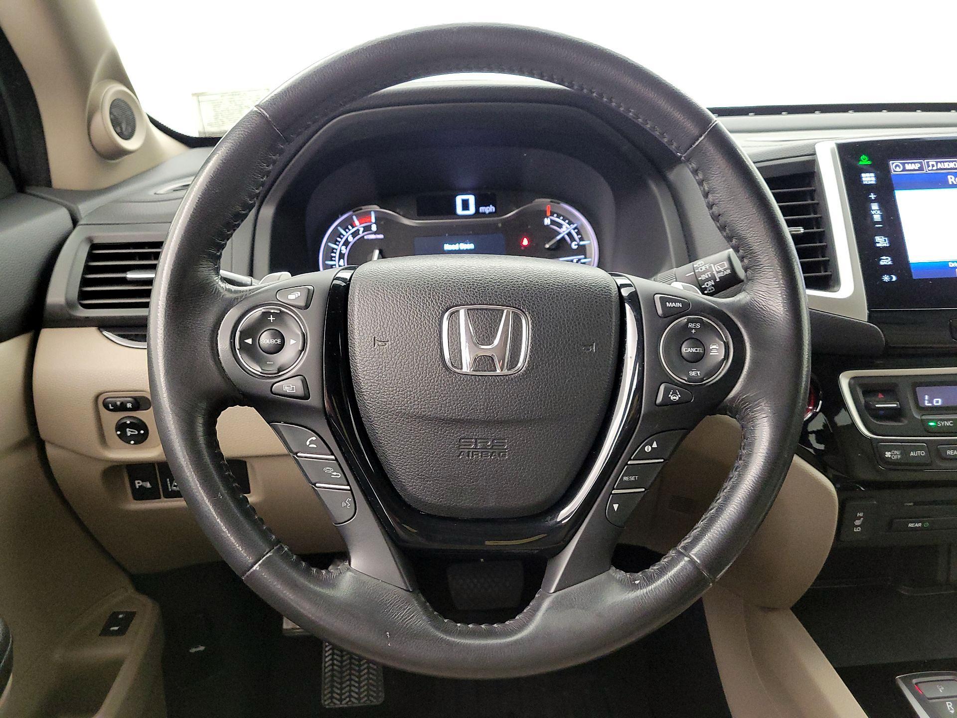 Thumbnail: 2016 Honda Pilot - 10