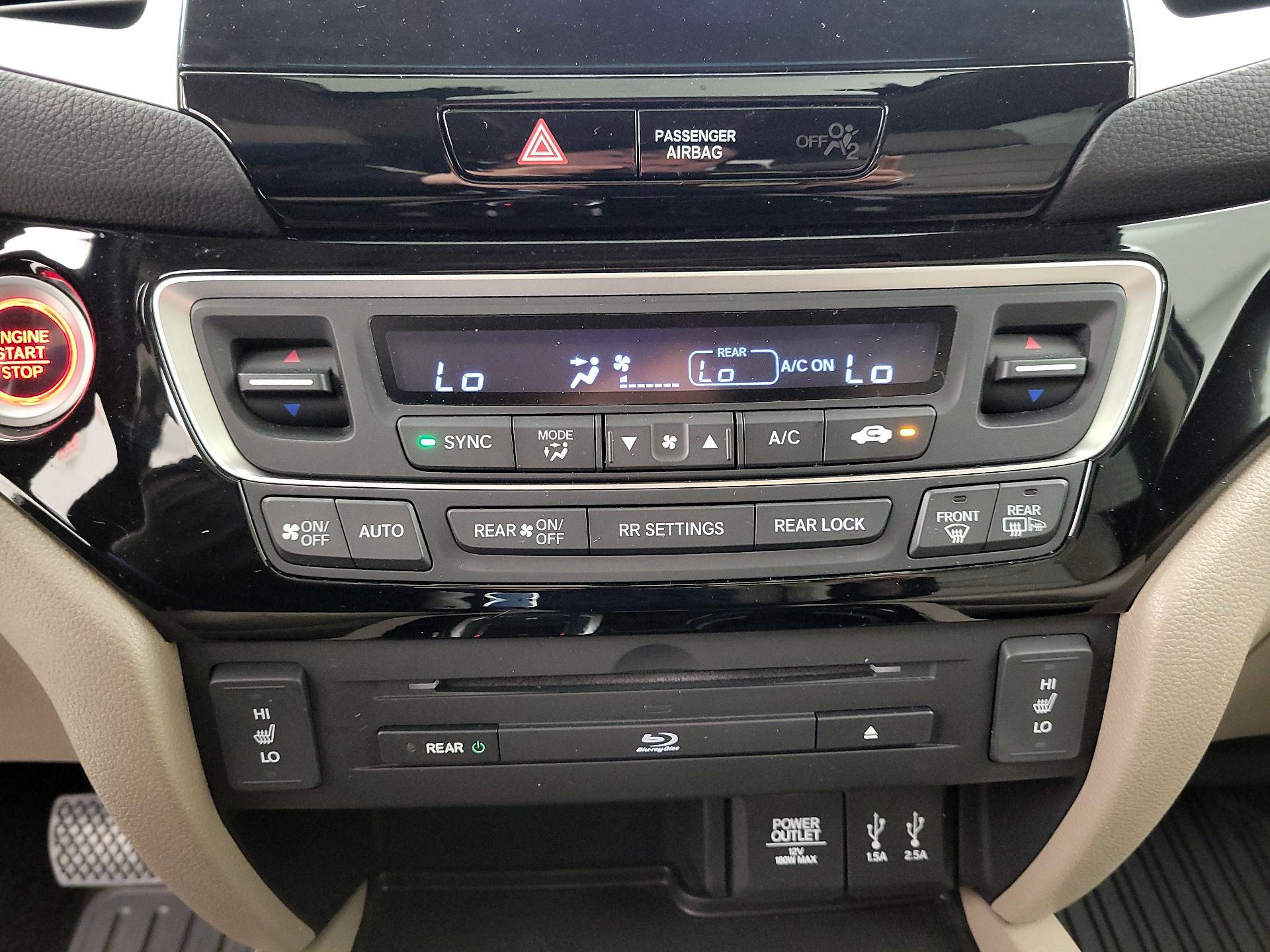 Thumbnail: 2016 Honda Pilot - 17
