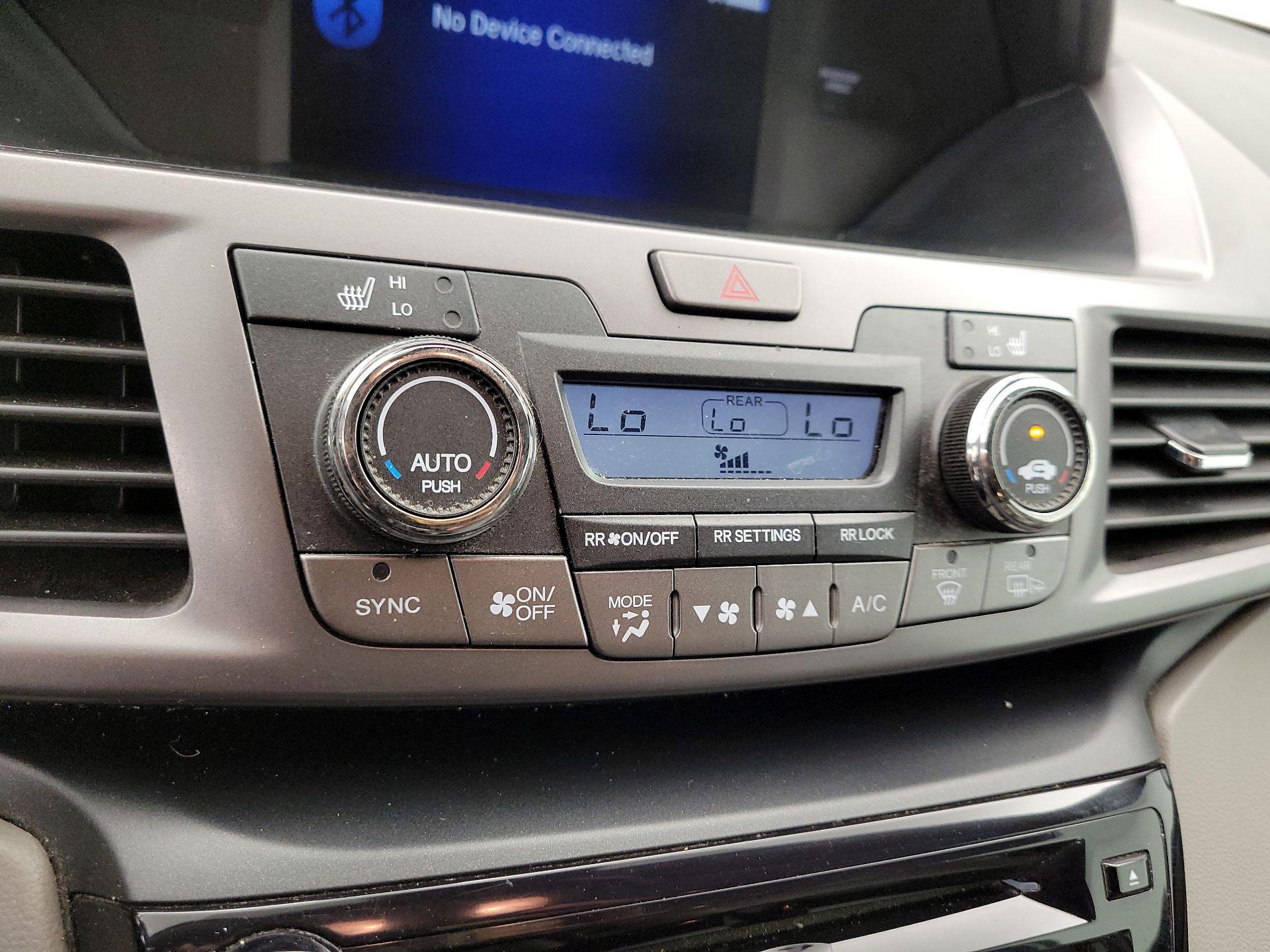 Thumbnail: 2014 Honda Odyssey - 16