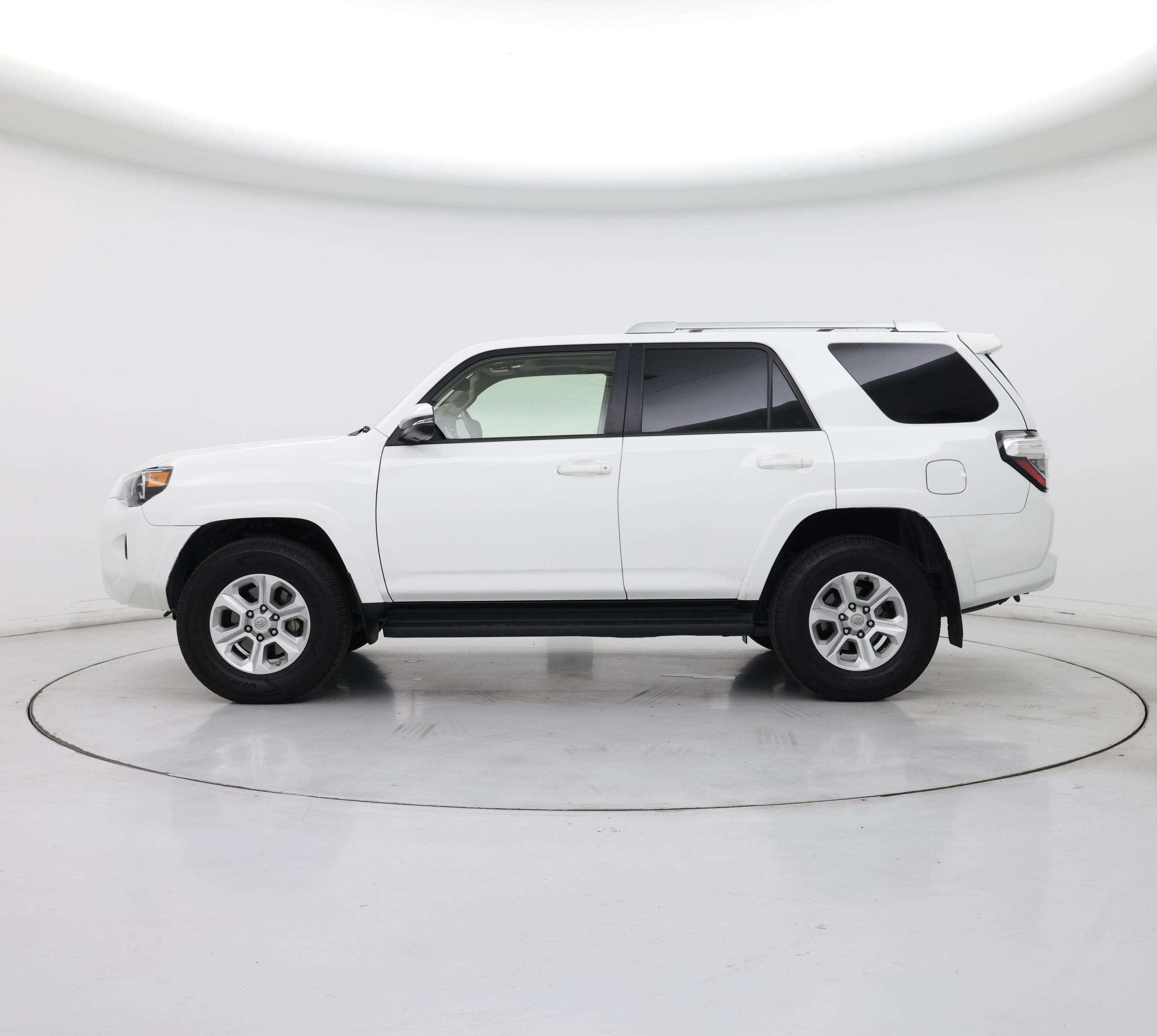 Thumbnail: 2018 Toyota 4Runner - 3