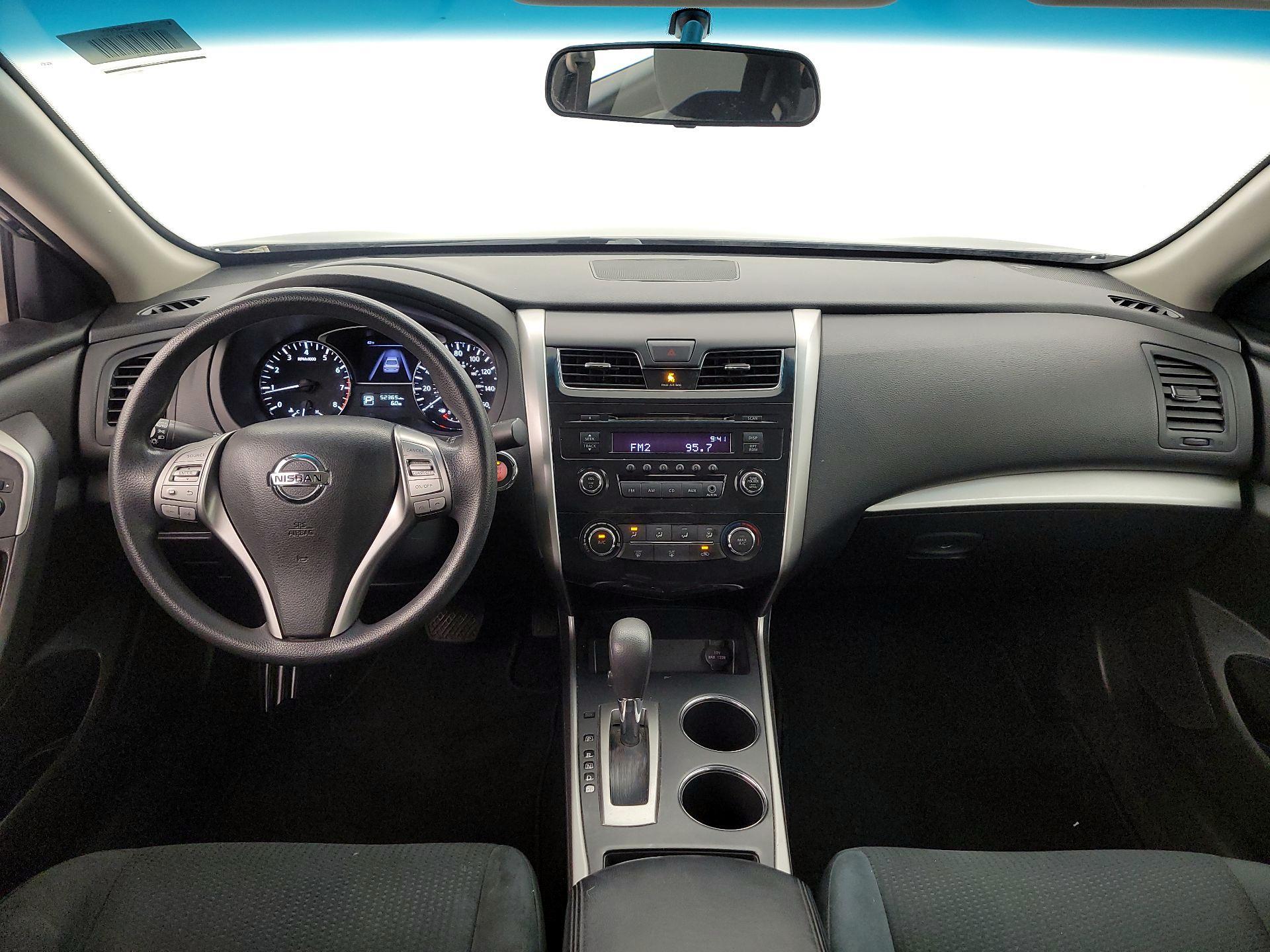 Thumbnail: 2015 Nissan Altima - 9