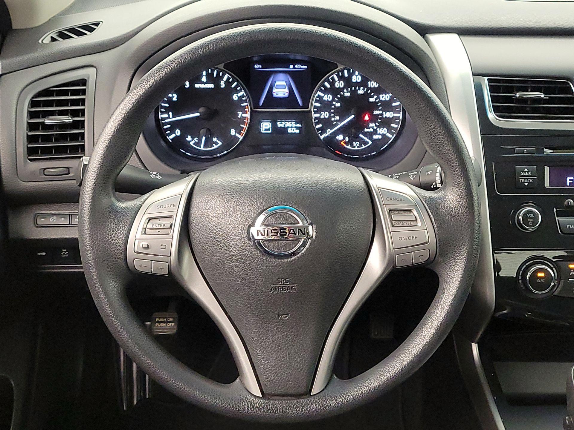 Thumbnail: 2015 Nissan Altima - 10
