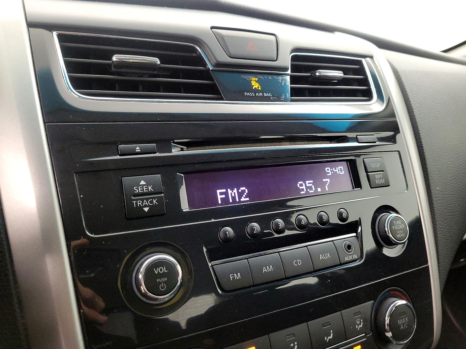 Thumbnail: 2015 Nissan Altima - 14