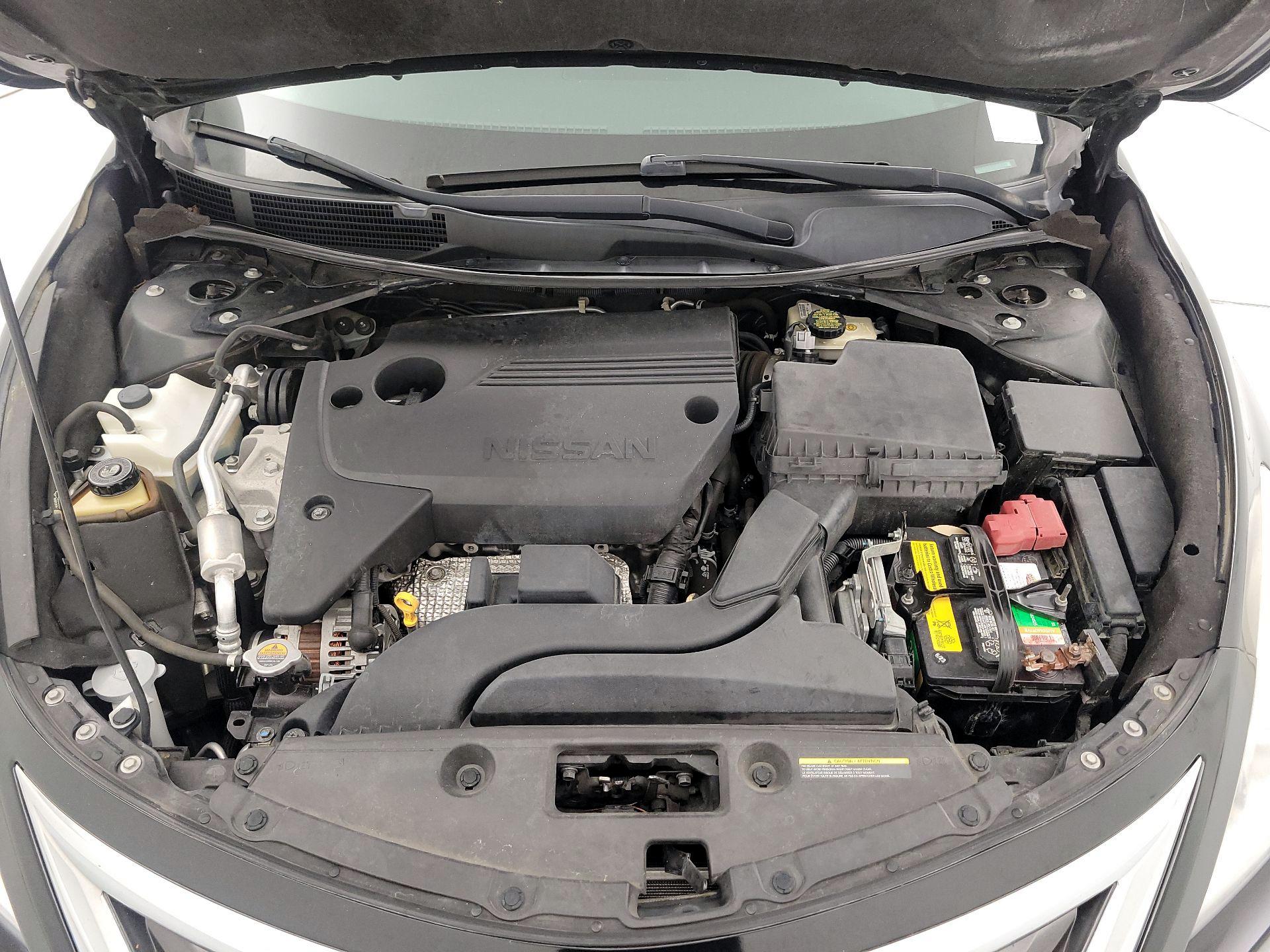 Thumbnail: 2015 Nissan Altima - 19