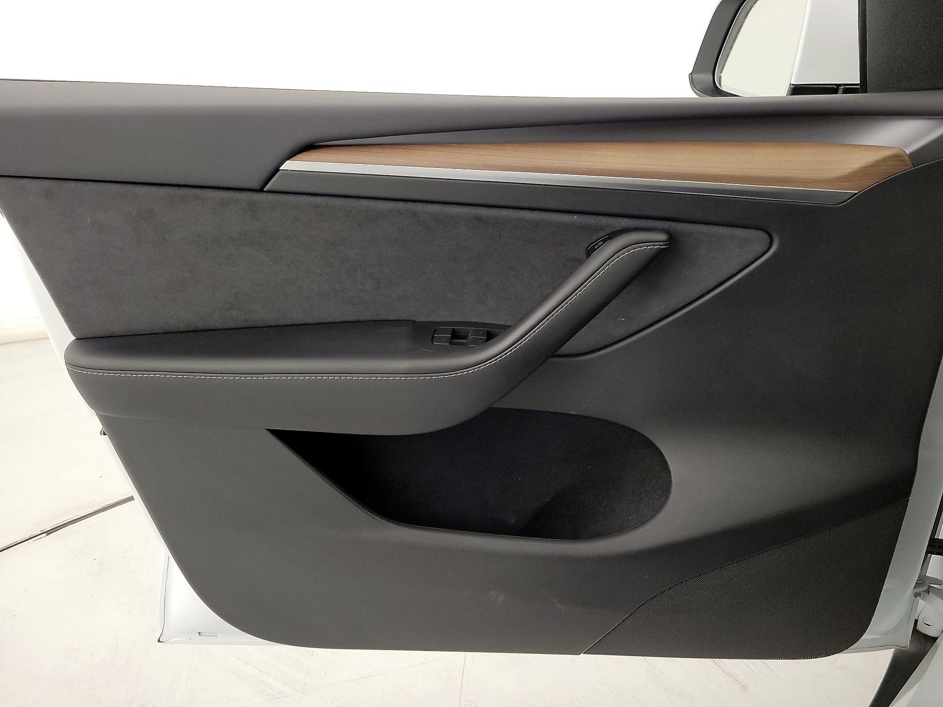 Thumbnail: 2023 Tesla Model Y - 12
