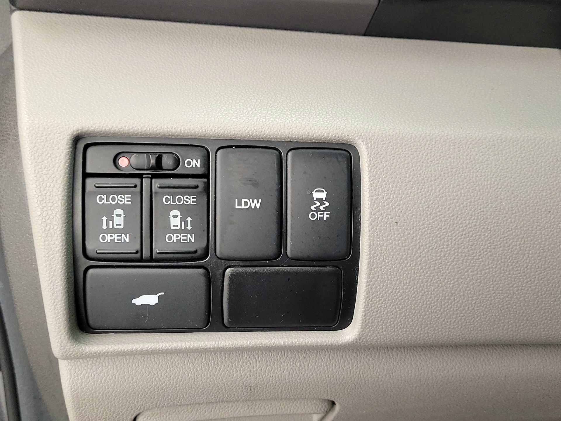 Thumbnail: 2014 Honda Odyssey - 13