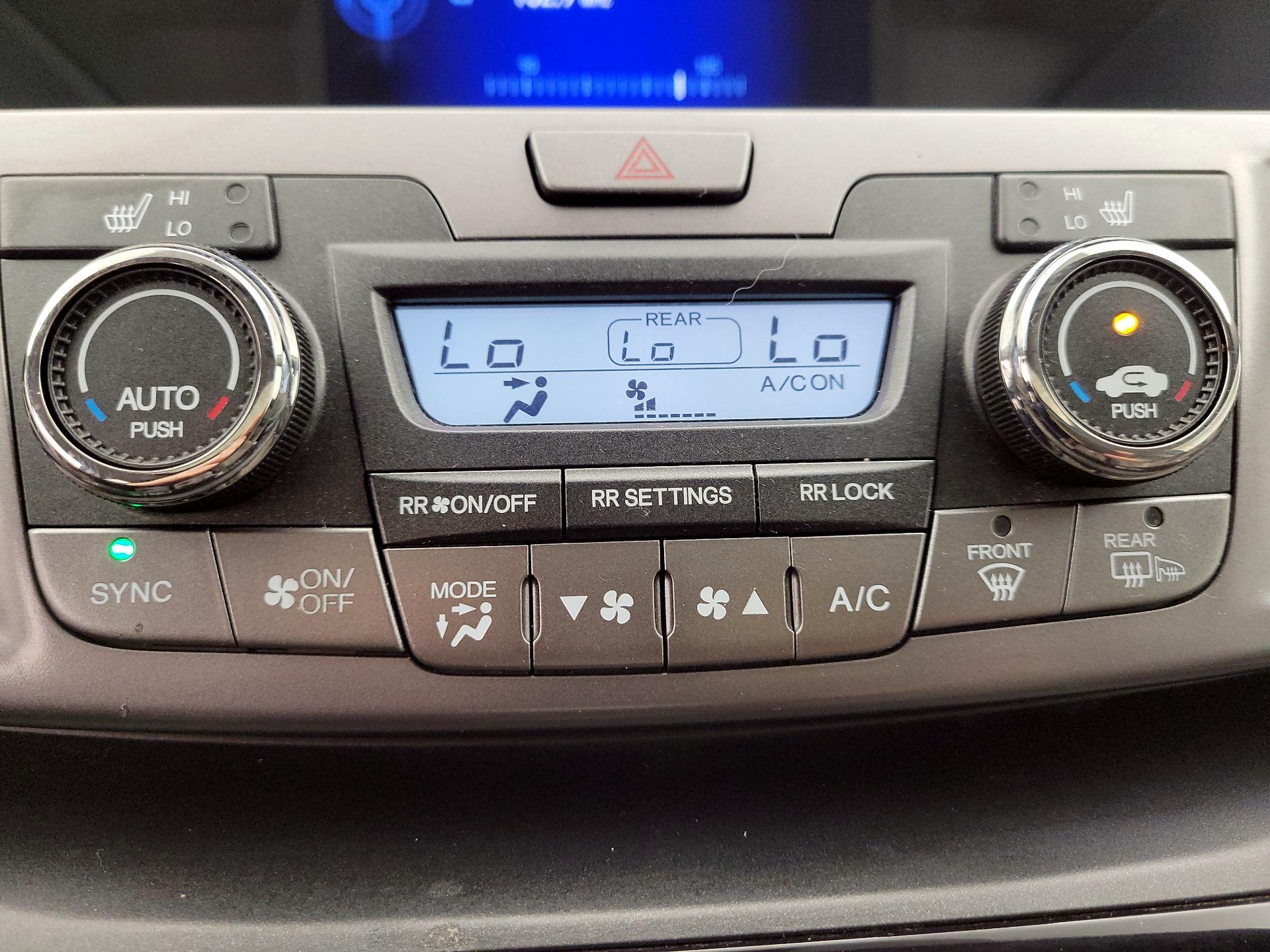 Thumbnail: 2014 Honda Odyssey - 16