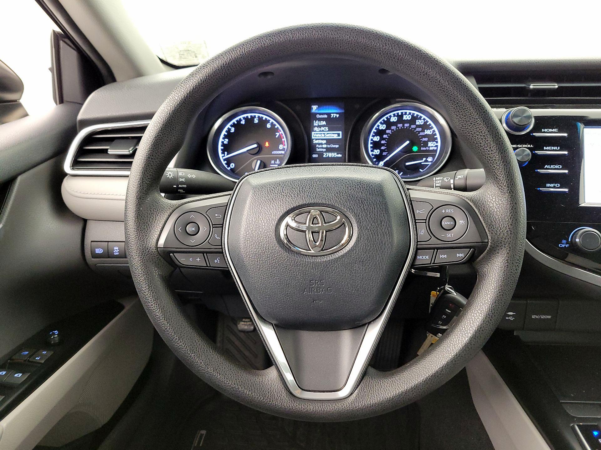 Thumbnail: 2018 Toyota Camry - 10