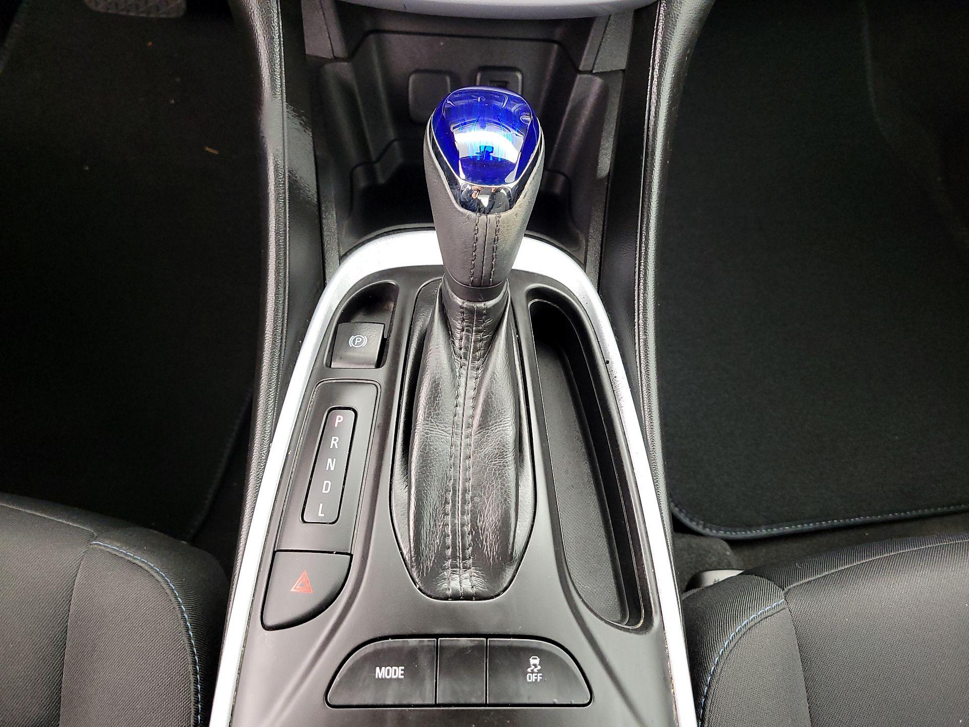 Thumbnail: 2017 Chevrolet Volt - 17