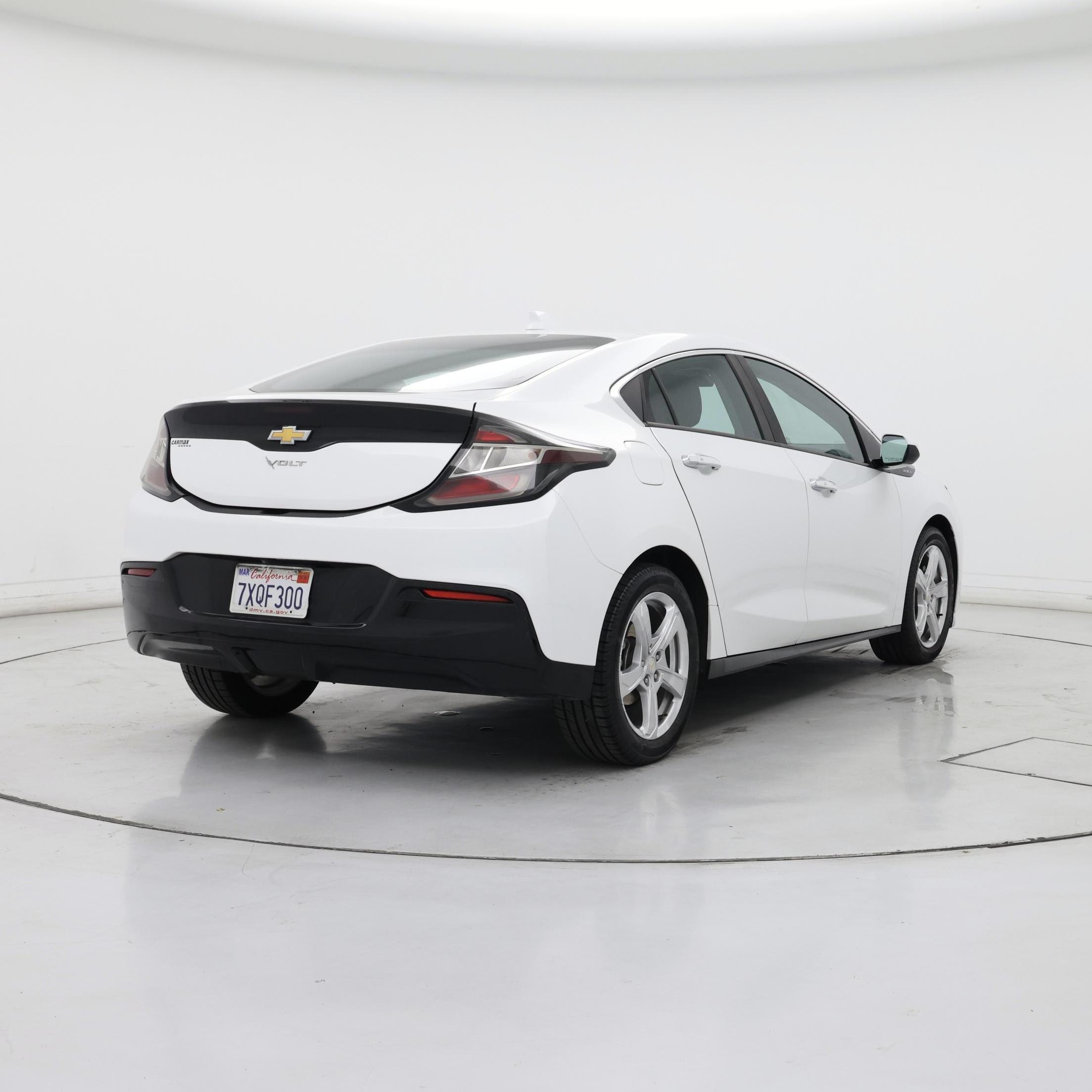 Thumbnail: 2017 Chevrolet Volt - 8