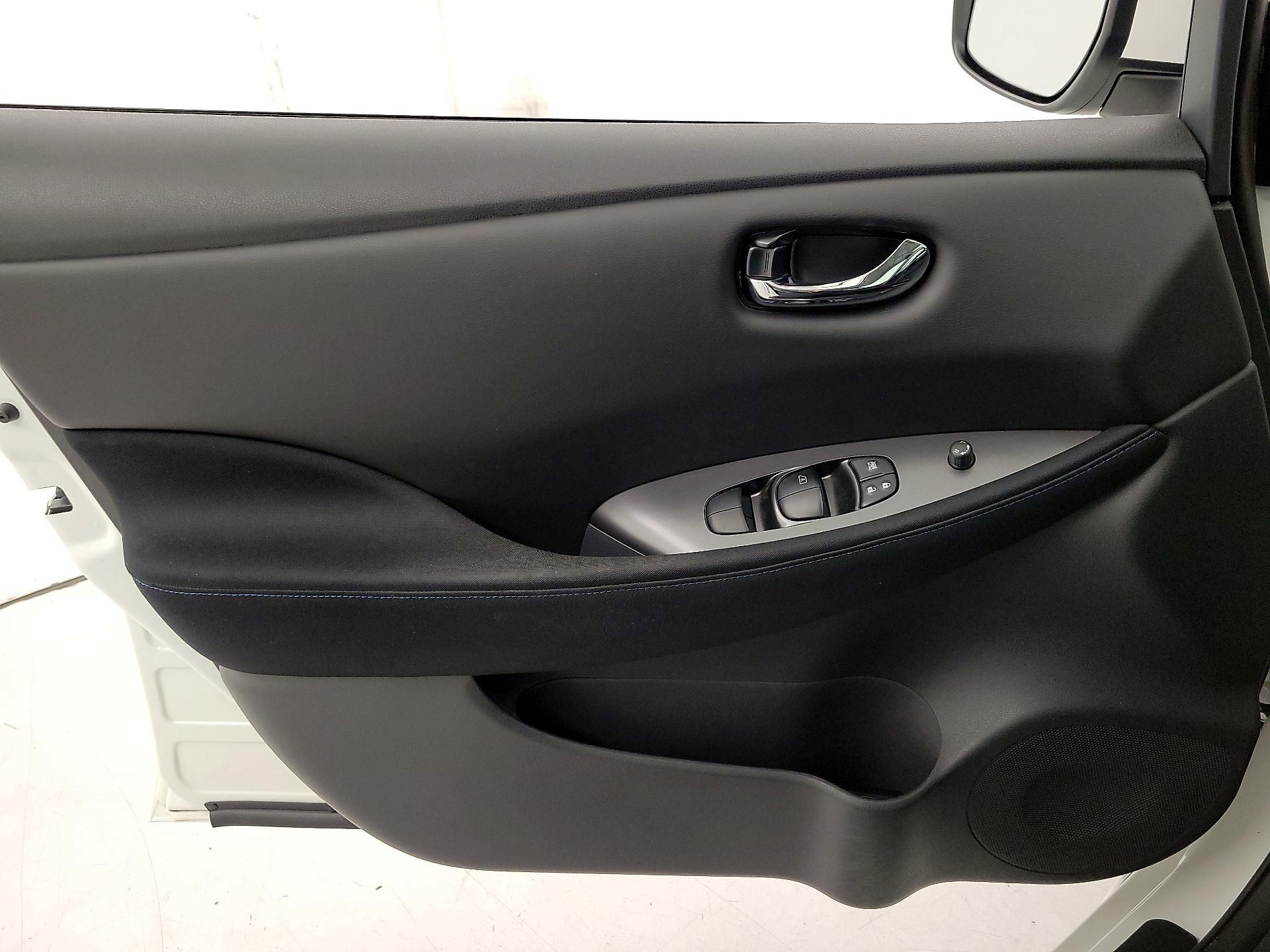 Thumbnail: 2019 Nissan Leaf - 12