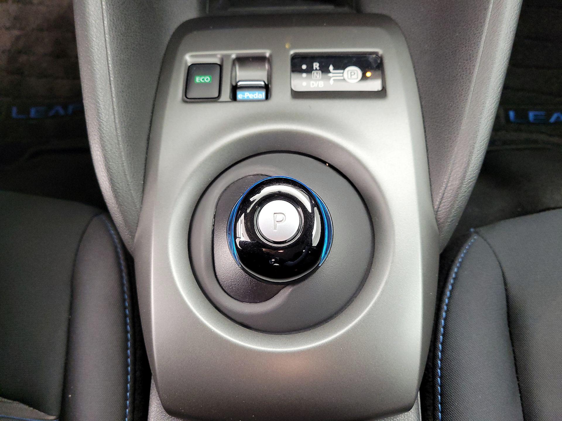 Thumbnail: 2019 Nissan Leaf - 17
