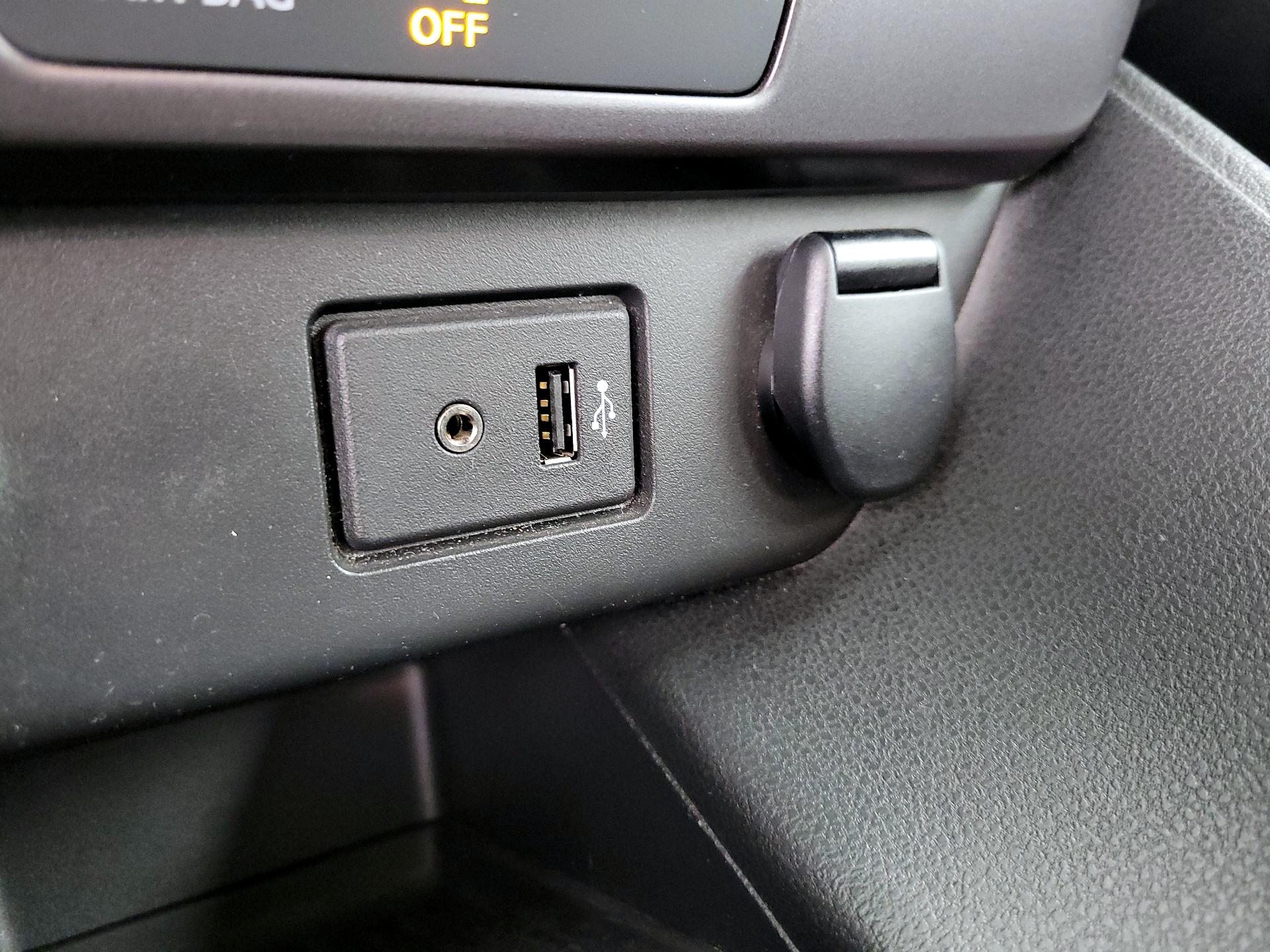 Thumbnail: 2019 Nissan Leaf - 18