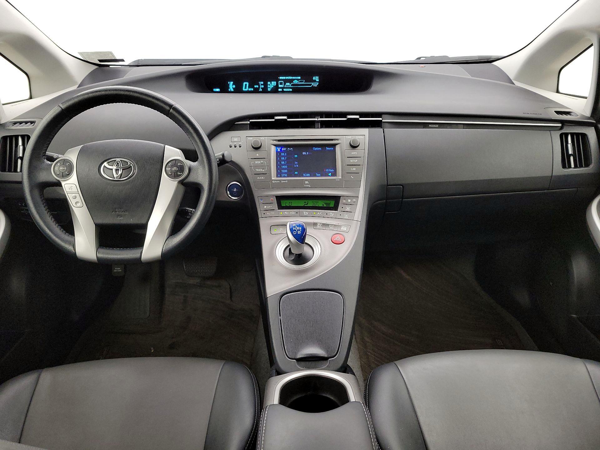 Thumbnail: 2015 Toyota Prius - 9