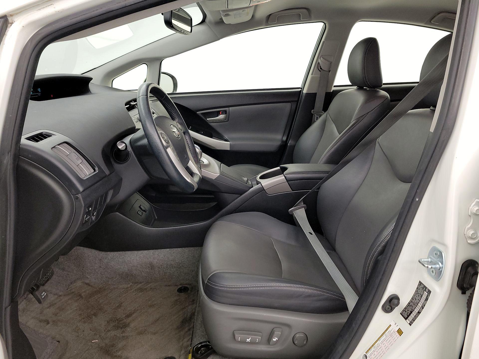 Thumbnail: 2015 Toyota Prius - 11