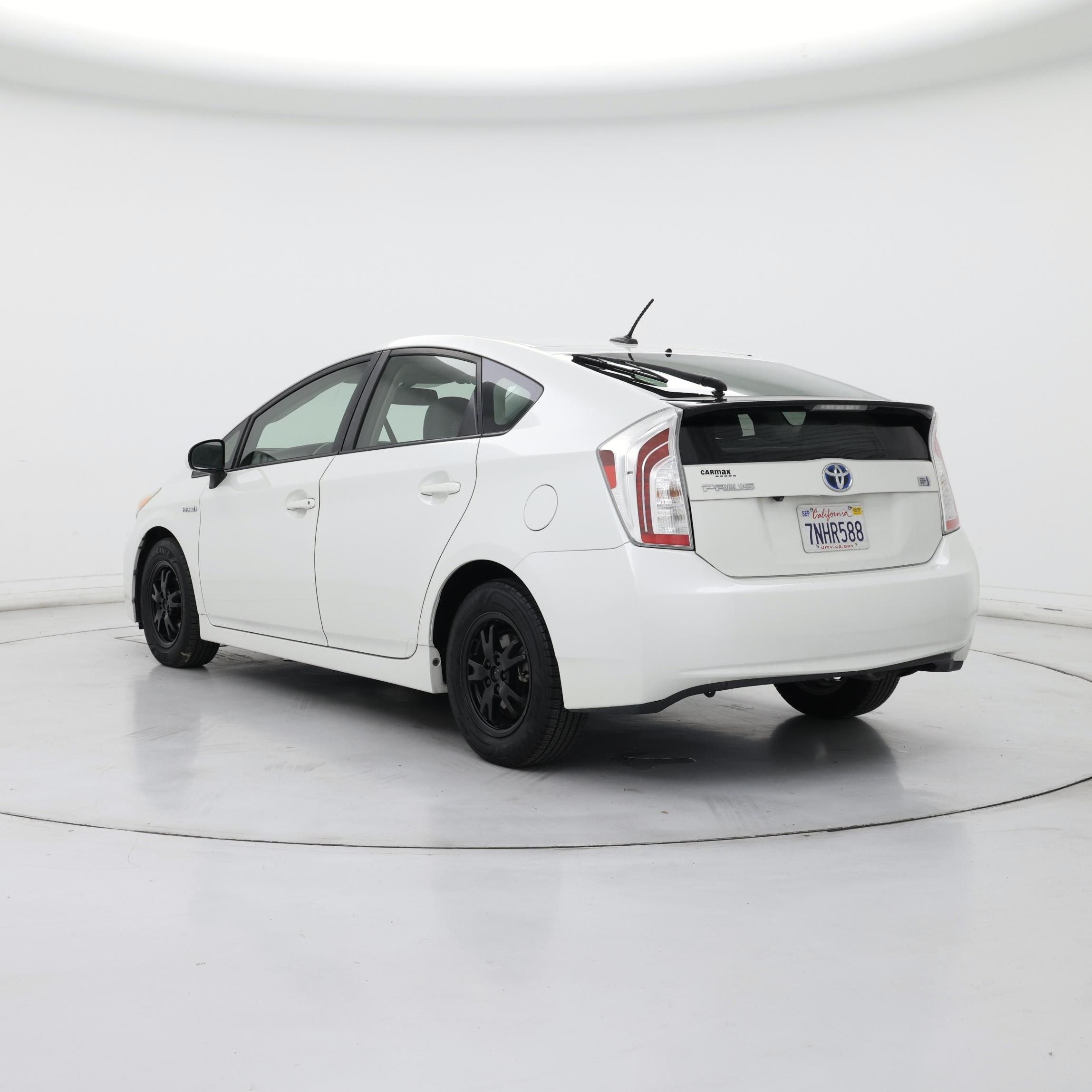 Thumbnail: 2015 Toyota Prius - 2