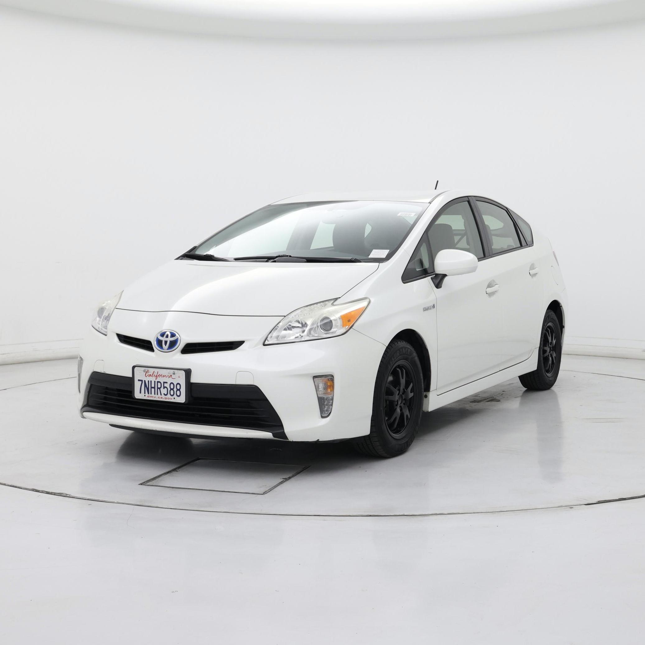 Thumbnail: 2015 Toyota Prius - 4