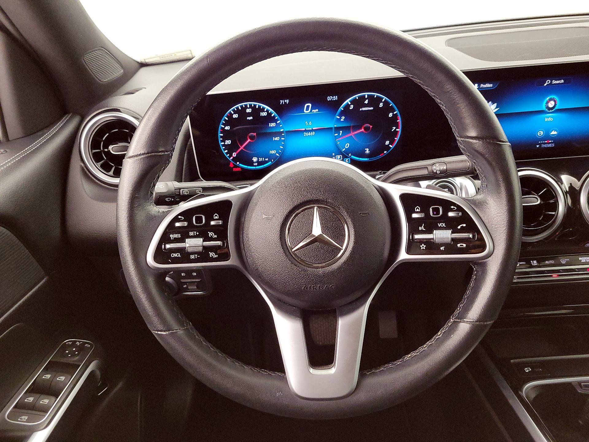 Thumbnail: 2020 Mercedes-Benz GLB - 10