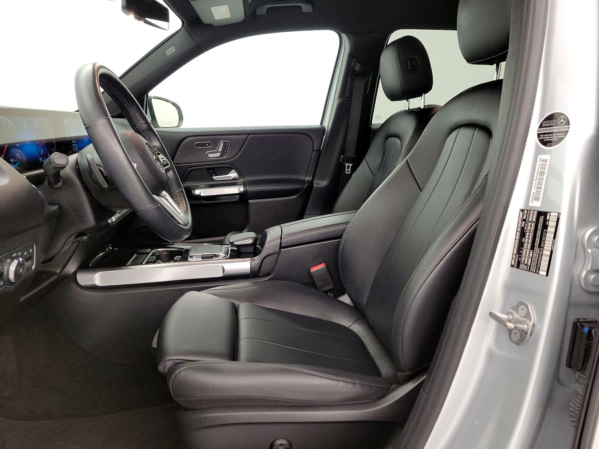 Thumbnail: 2020 Mercedes-Benz GLB - 11