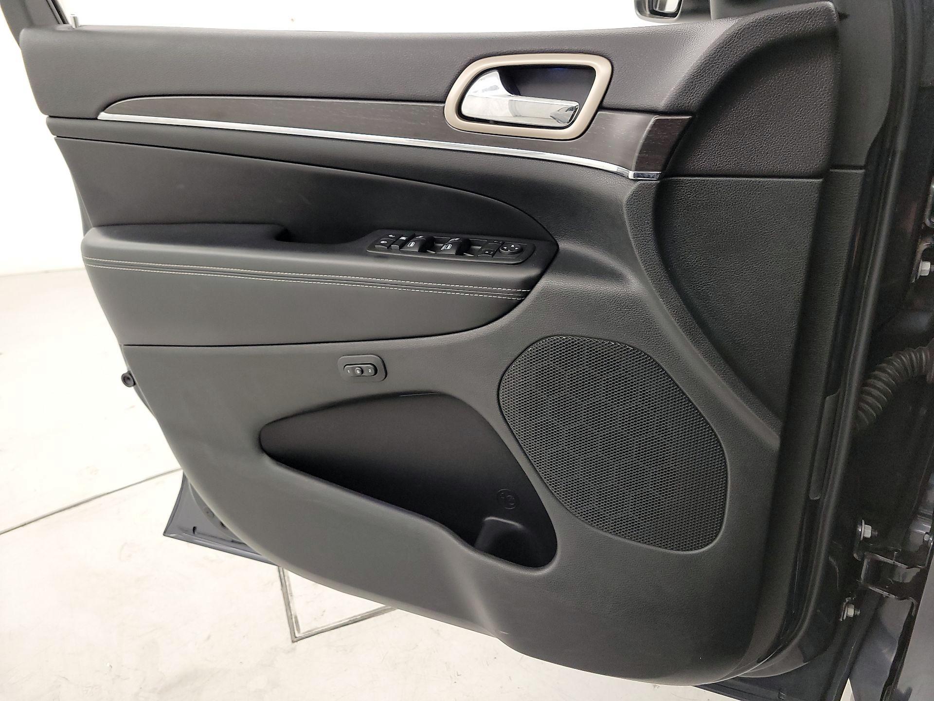 Thumbnail: 2014 Jeep Grand Cherokee - 12