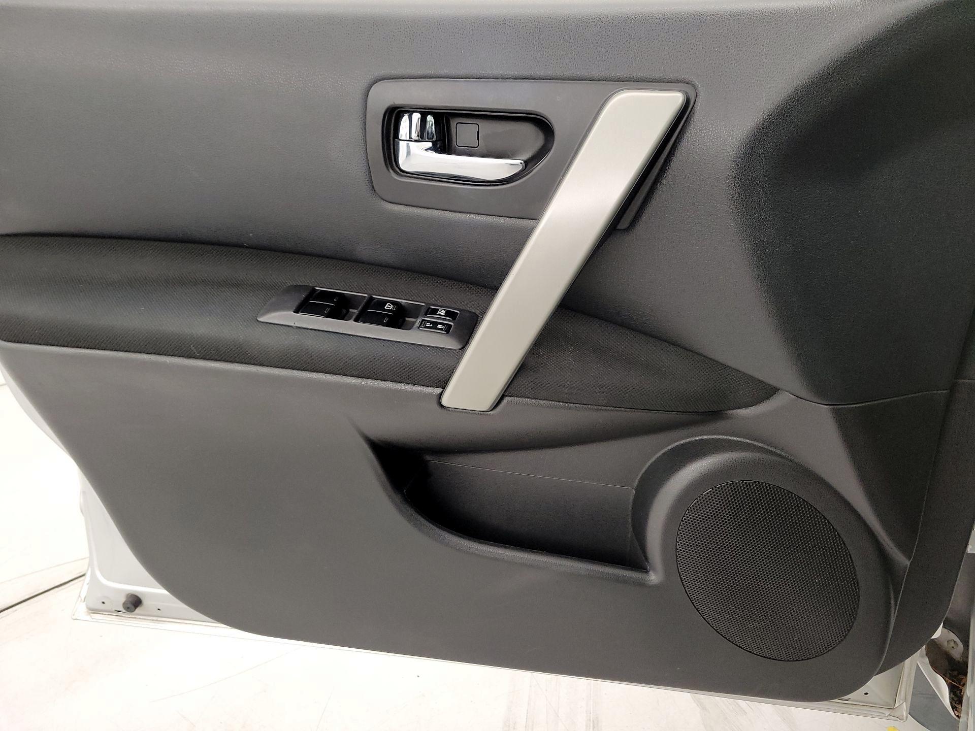 Thumbnail: 2014 Nissan Rogue - 12