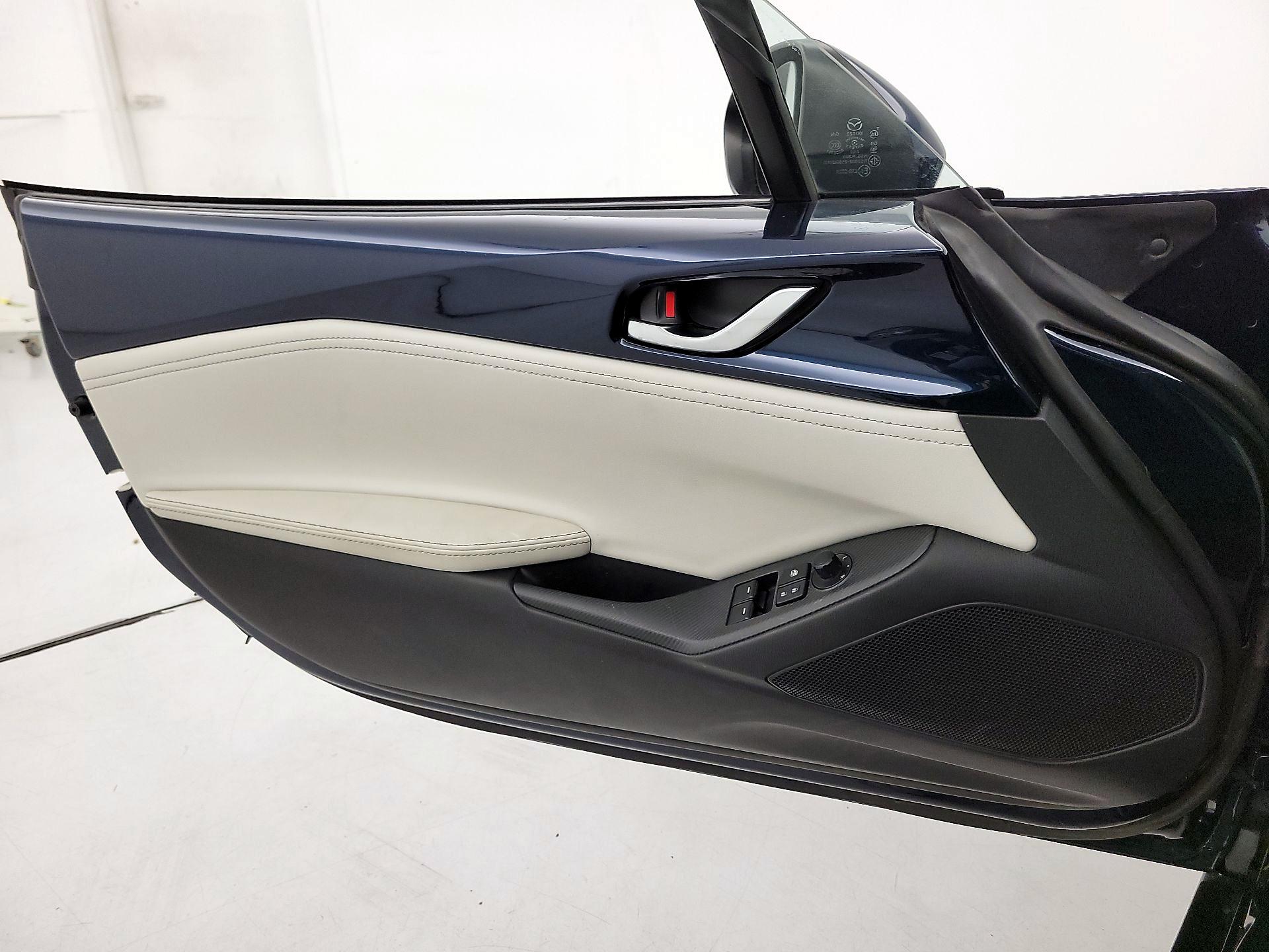 Thumbnail: 2021 Mazda MX-5 Miata - 12