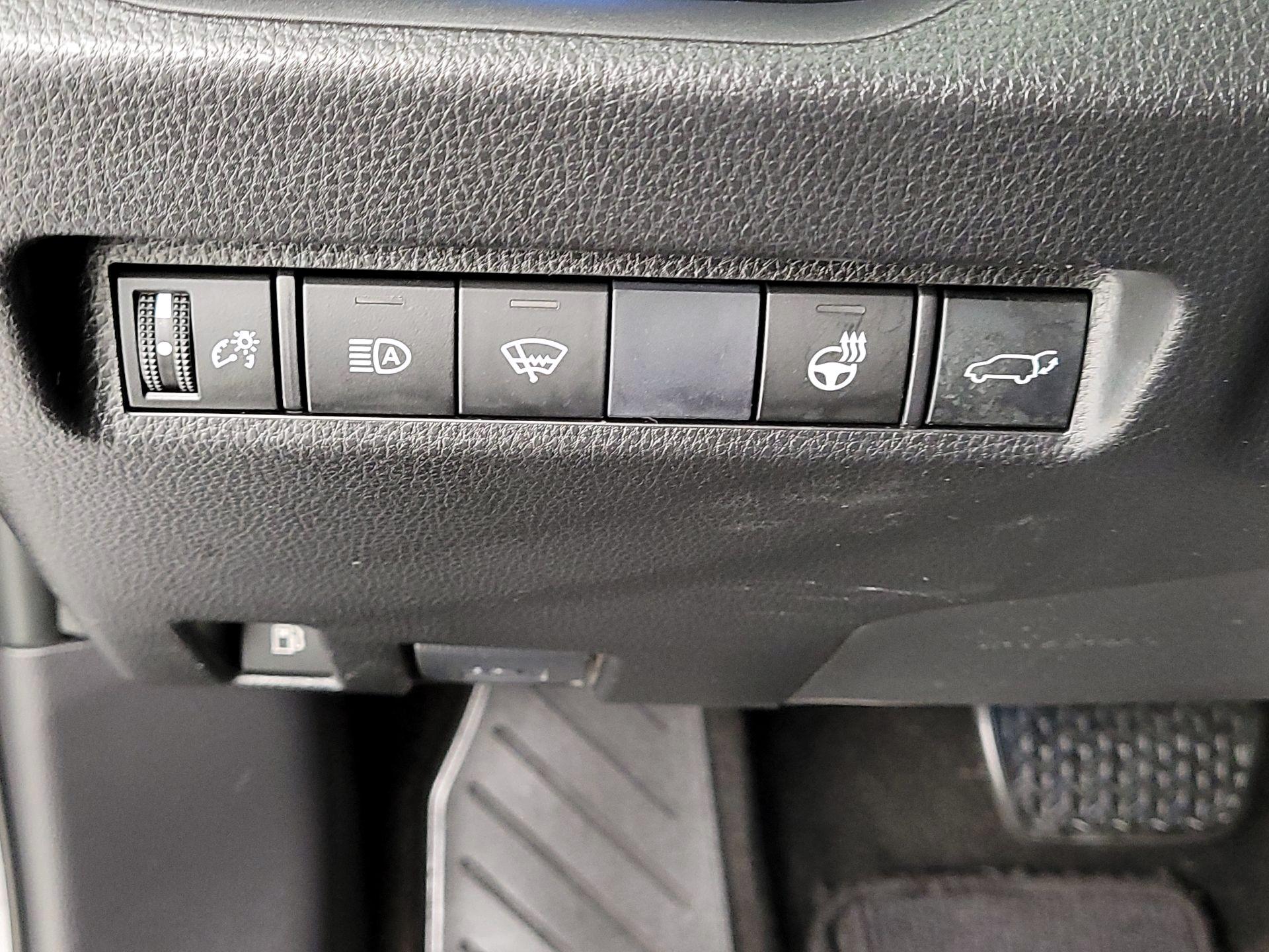 Thumbnail: 2019 Toyota RAV4 - 13