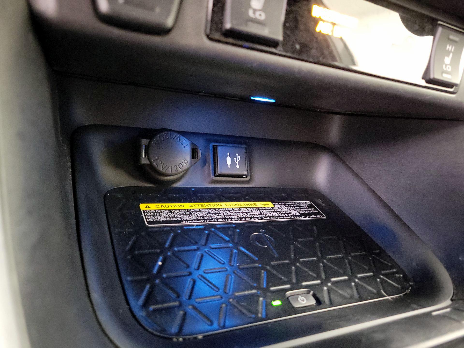 Thumbnail: 2019 Toyota RAV4 - 19