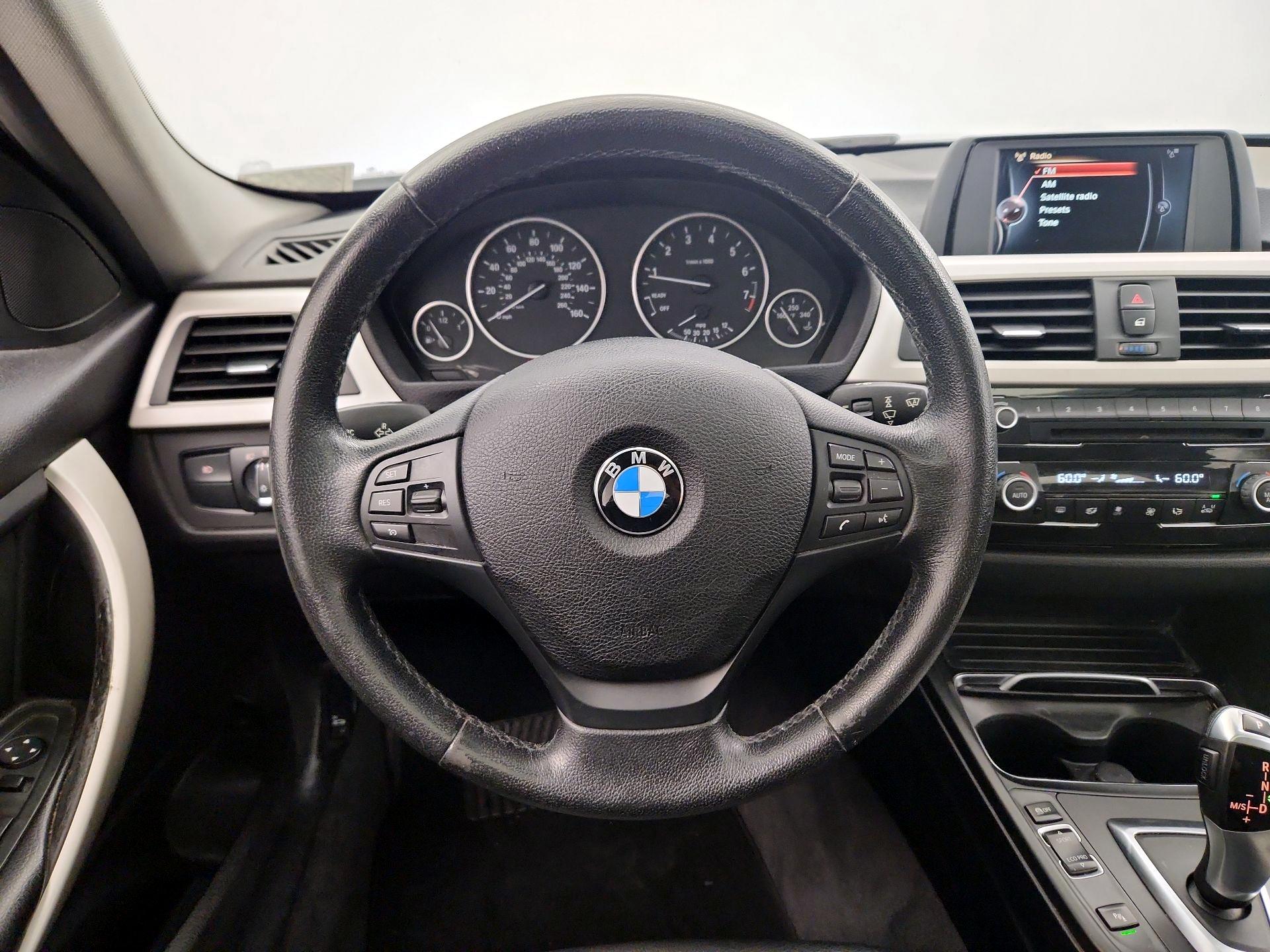 Thumbnail: 2016 BMW 3 Series - 10