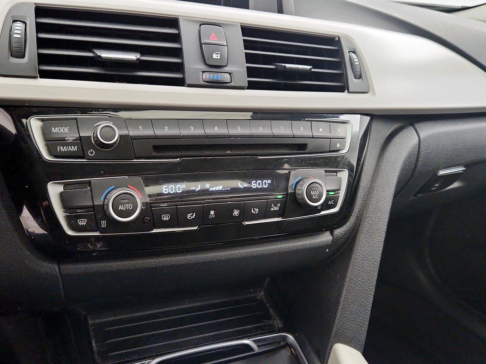 Thumbnail: 2016 BMW 3 Series - 16