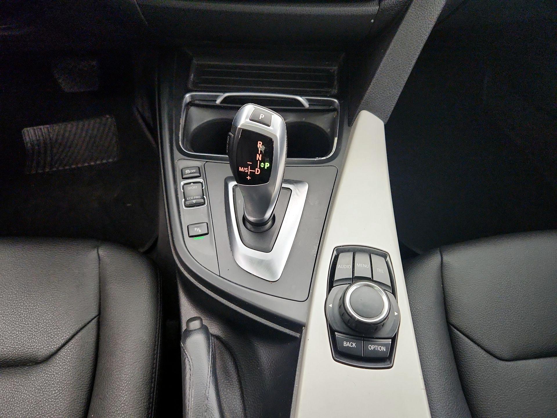 Thumbnail: 2016 BMW 3 Series - 17