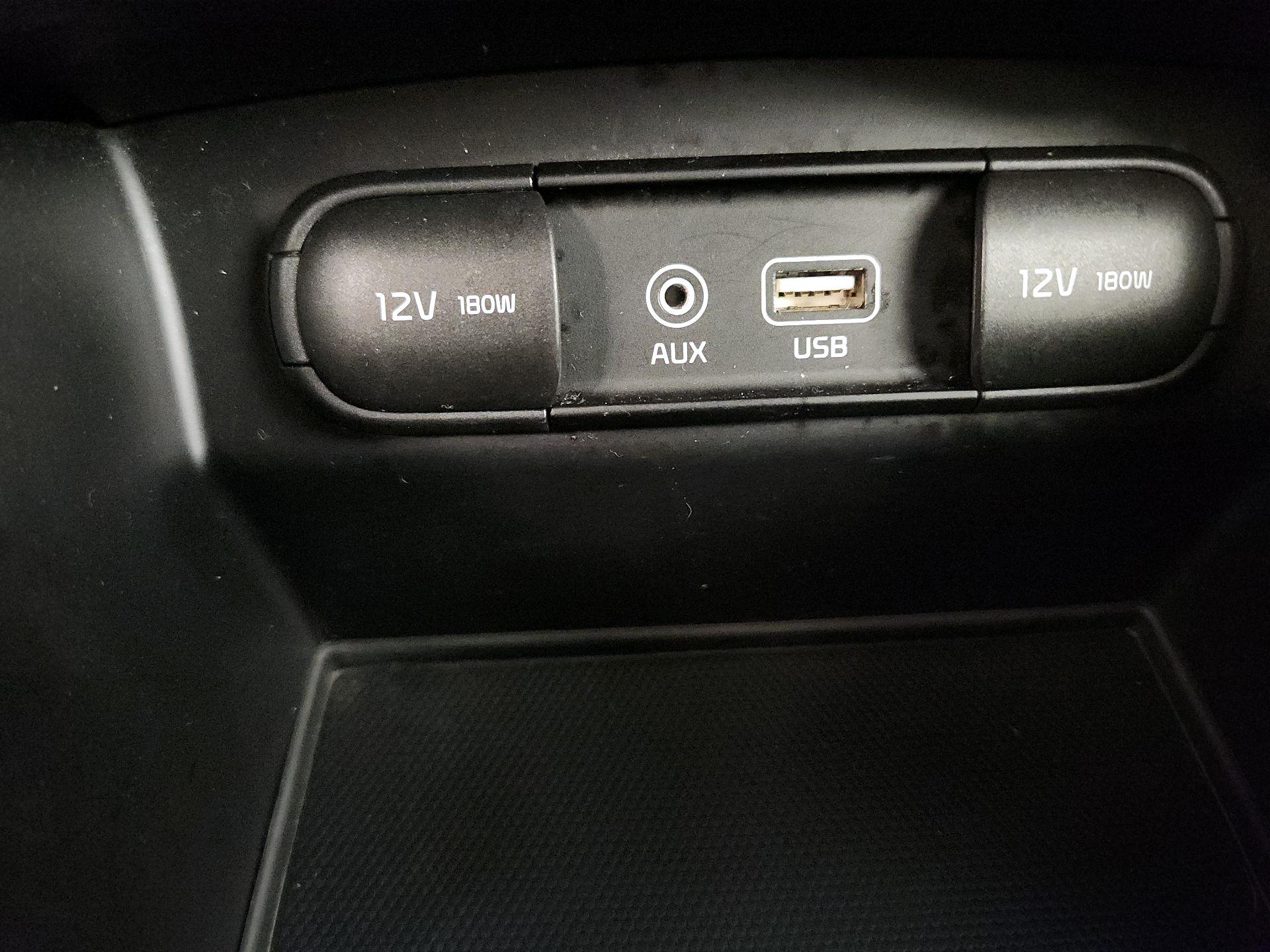 Thumbnail: 2019 Kia Sorento - 18