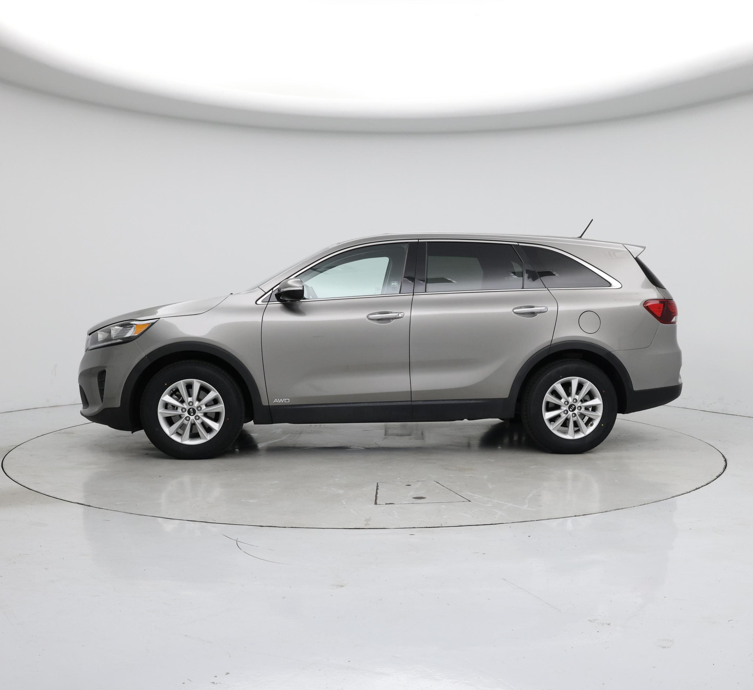 Thumbnail: 2019 Kia Sorento - 3