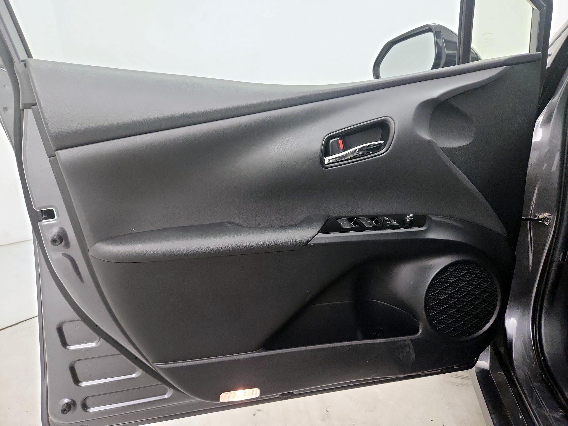 Thumbnail: 2020 Toyota Prius Prime - 12