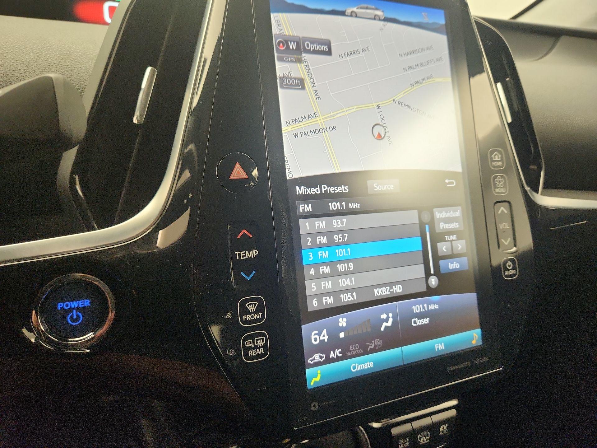 Thumbnail: 2020 Toyota Prius Prime - 16