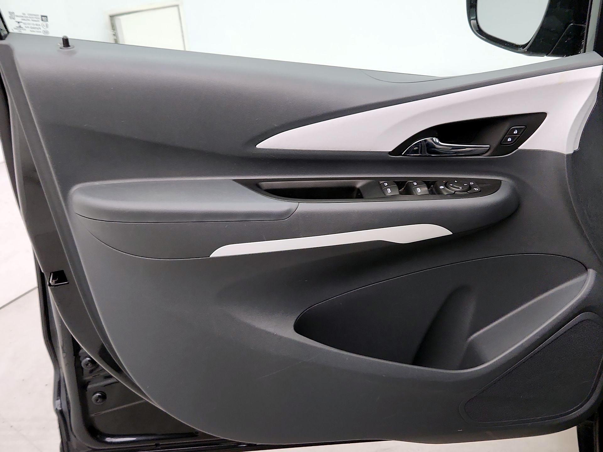 Thumbnail: 2021 Chevrolet Bolt EV - 12