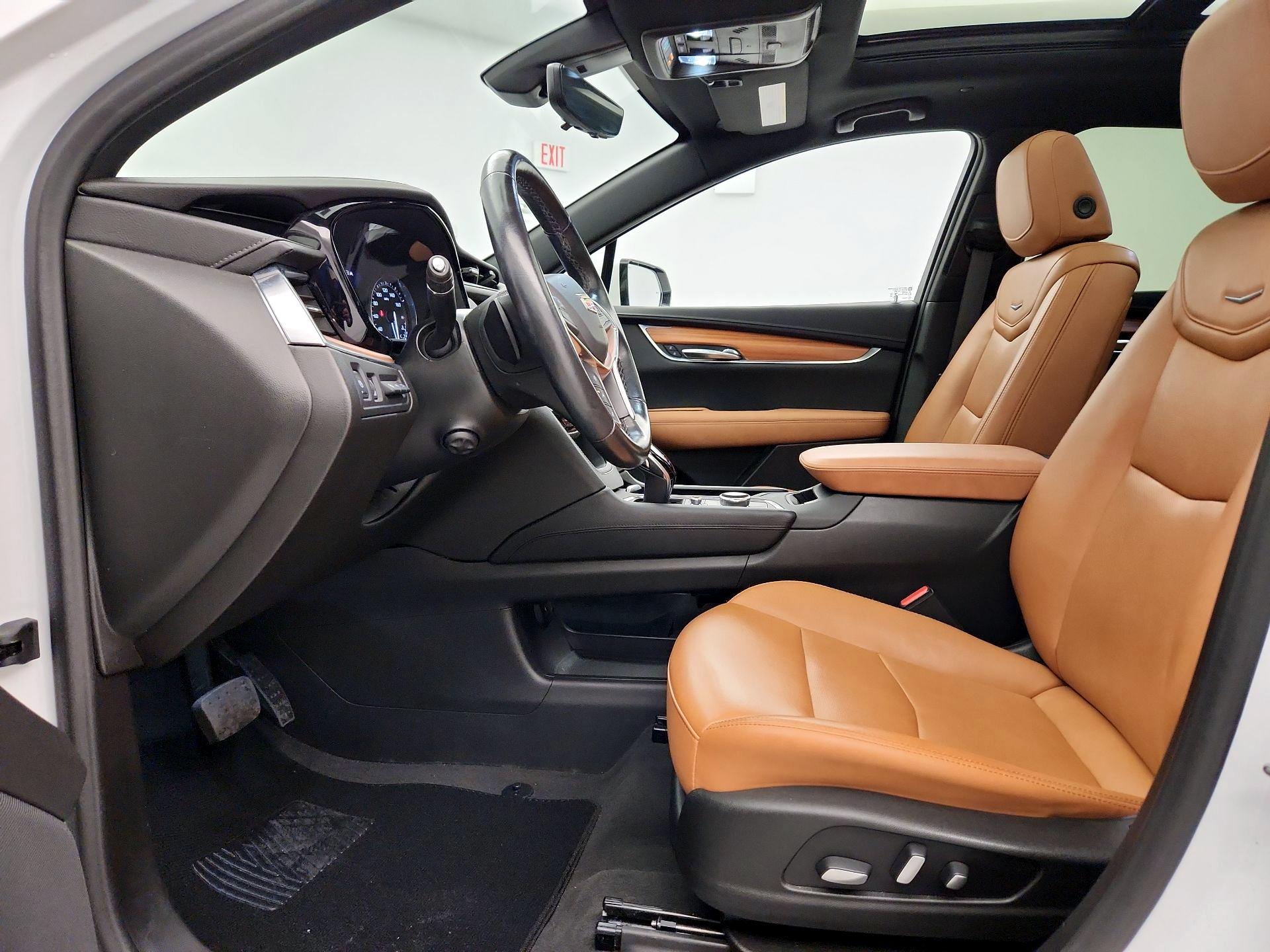 Thumbnail: 2021 Cadillac XT5 - 11