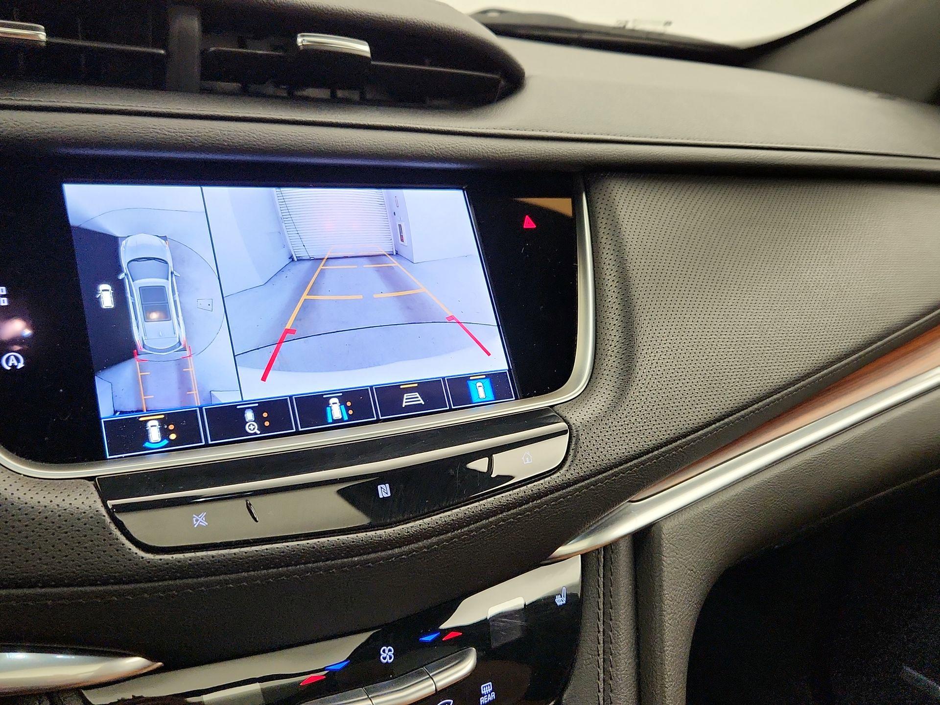 Thumbnail: 2021 Cadillac XT5 - 14
