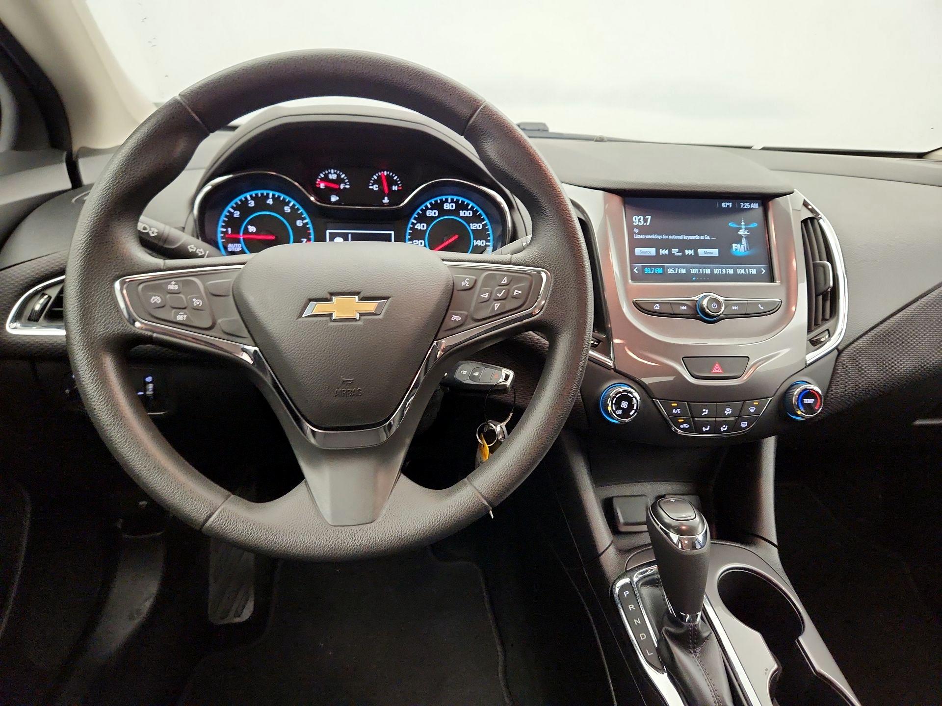 Thumbnail: 2017 Chevrolet Cruze - 10