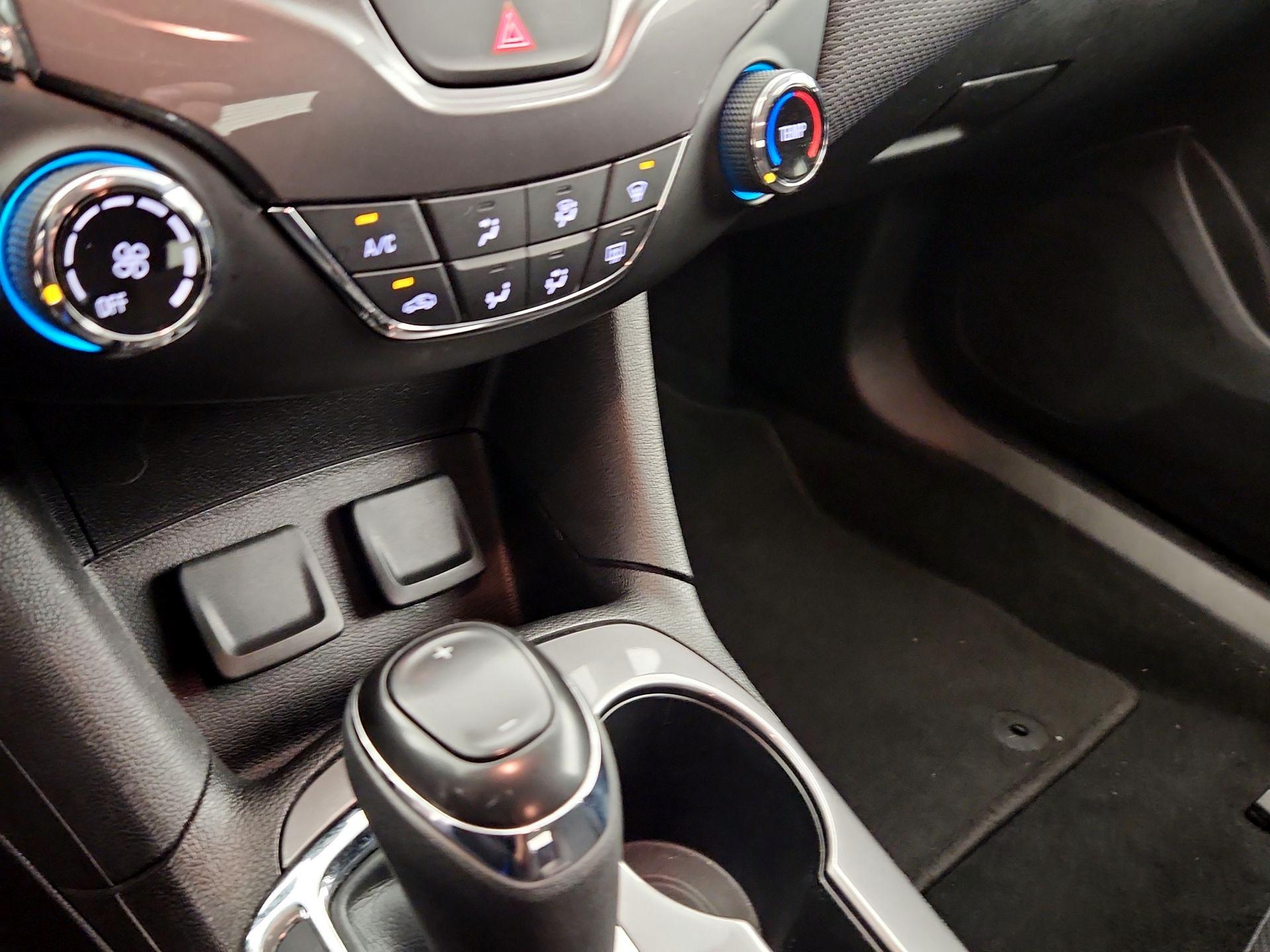 Thumbnail: 2017 Chevrolet Cruze - 16