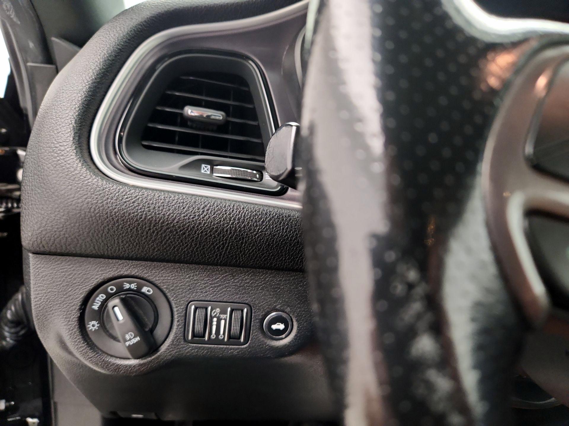 Thumbnail: 2019 Dodge Challenger - 13
