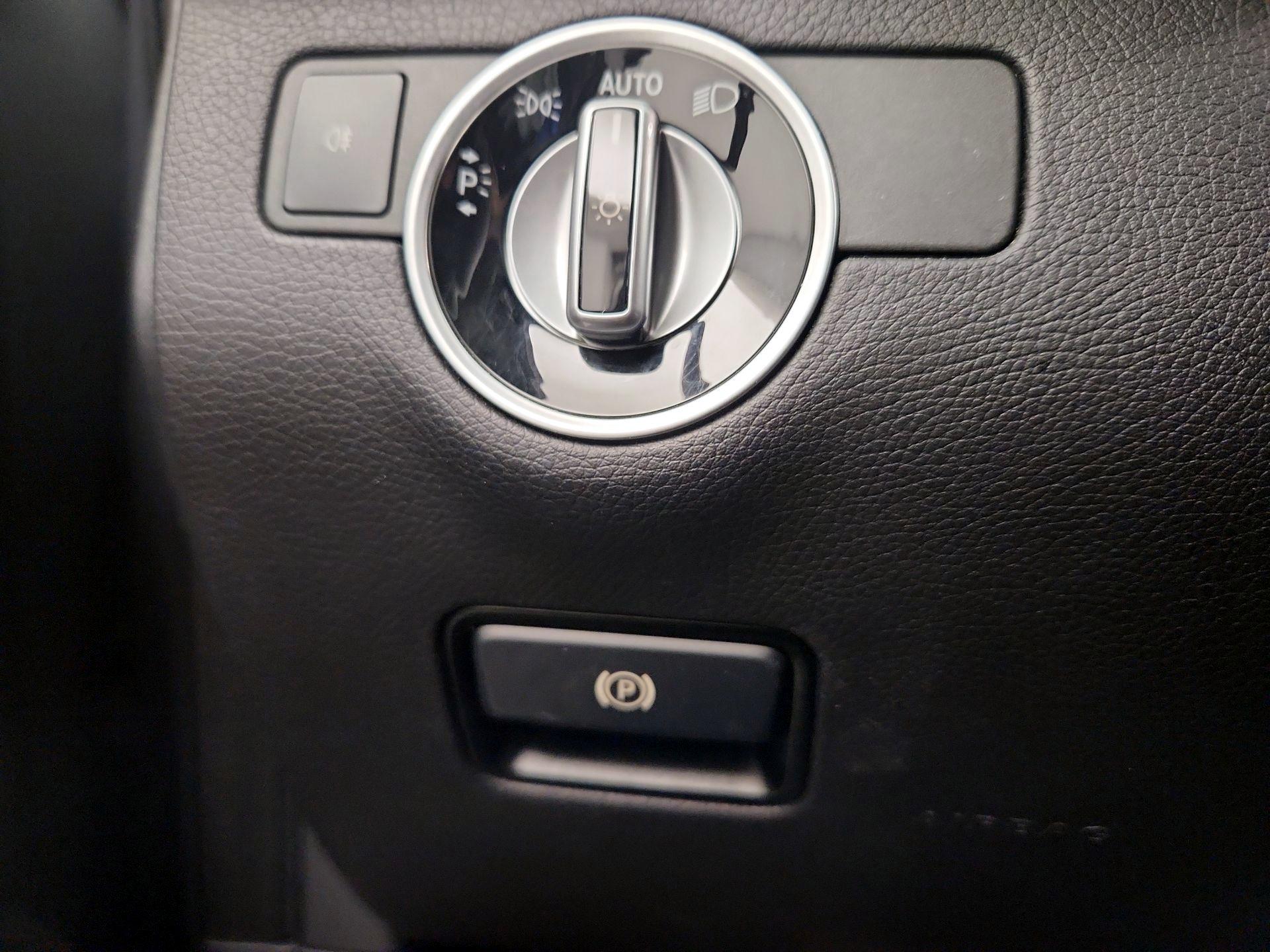 Thumbnail: 2016 Mercedes-Benz GLE - 13