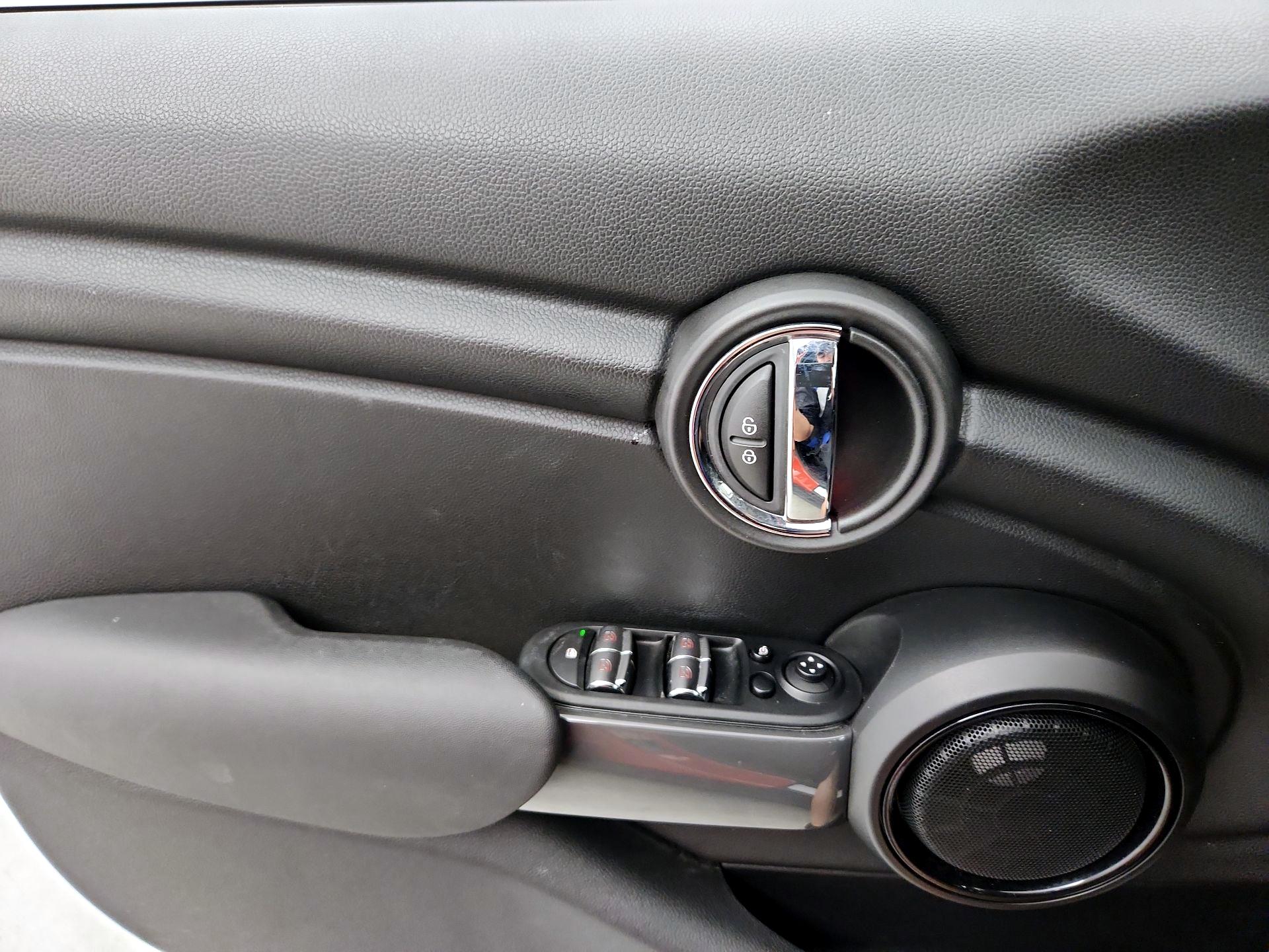 Thumbnail: 2019 MINI Cooper Hardtop - 12