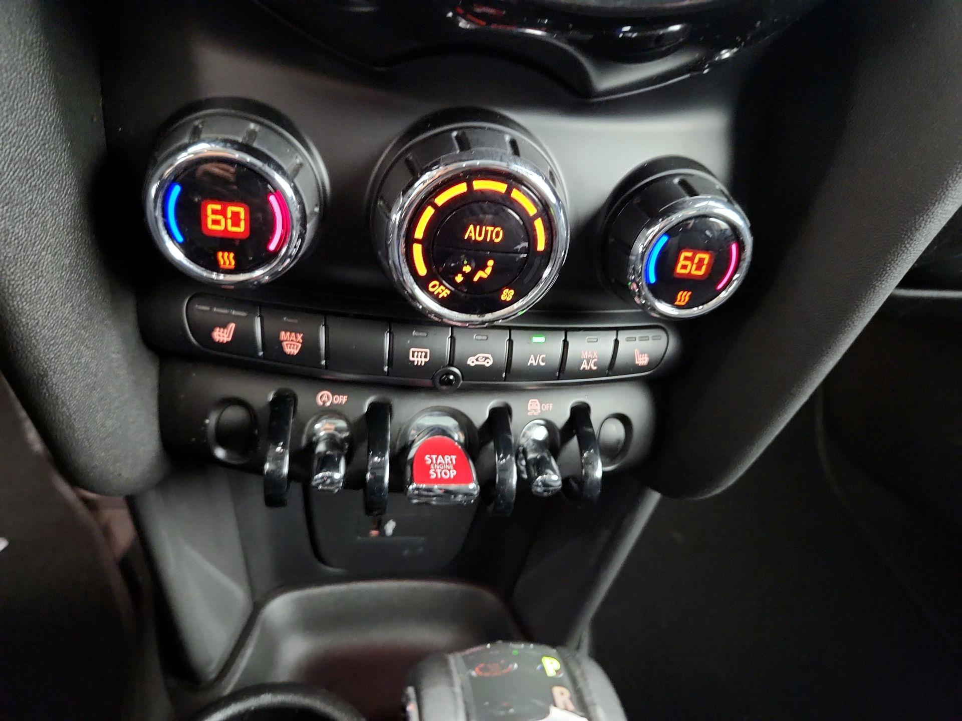 Thumbnail: 2019 MINI Cooper Hardtop - 16