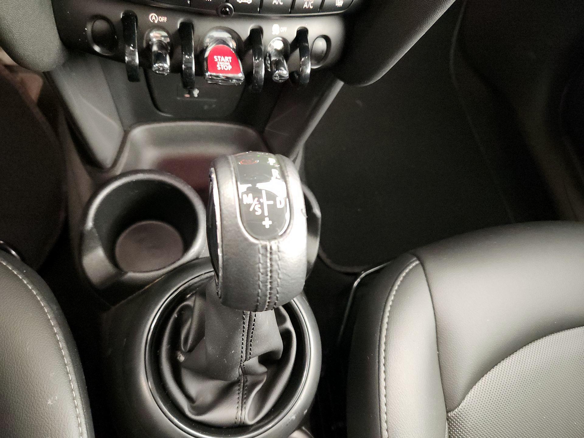 Thumbnail: 2019 MINI Cooper Hardtop - 17