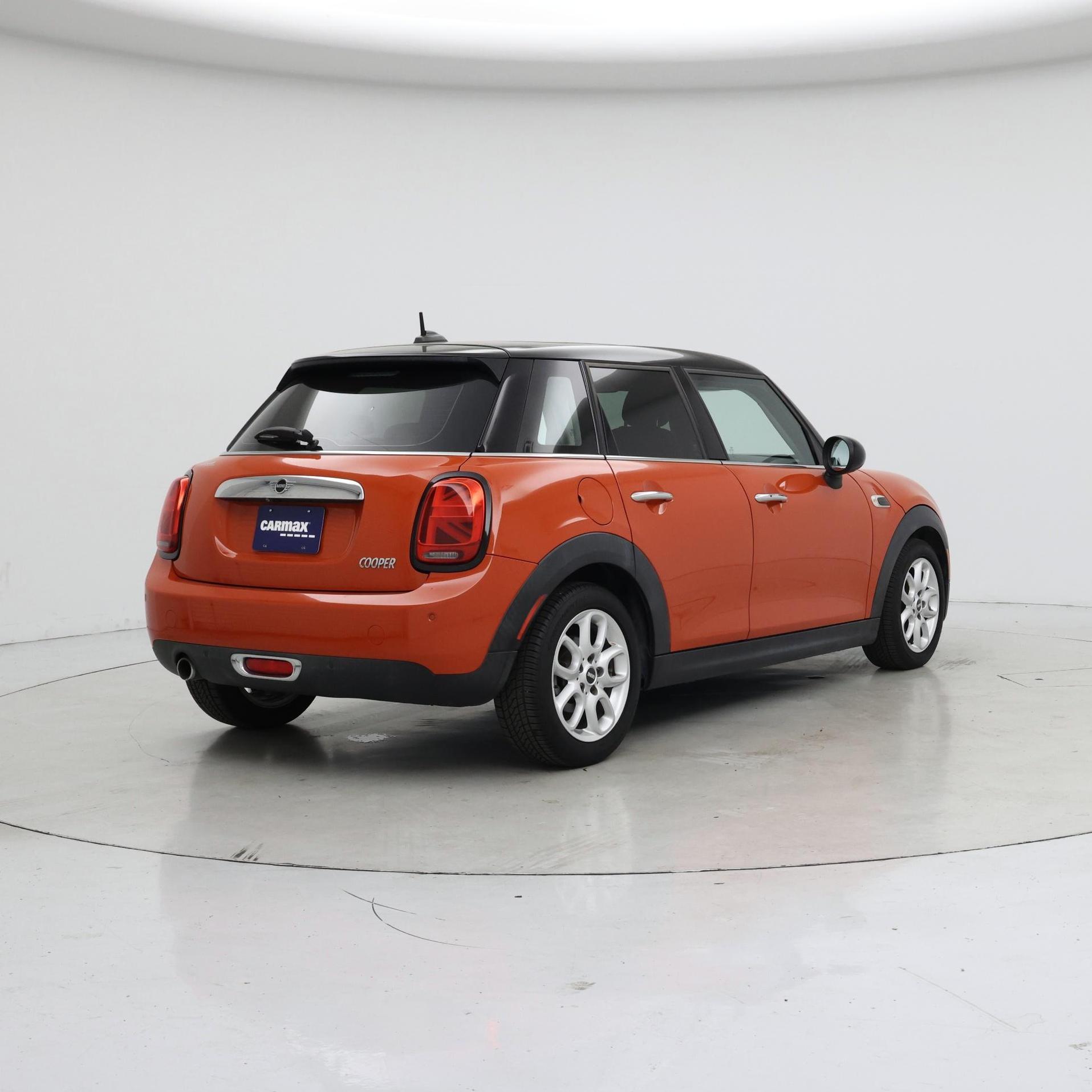 Thumbnail: 2019 MINI Cooper Hardtop - 8