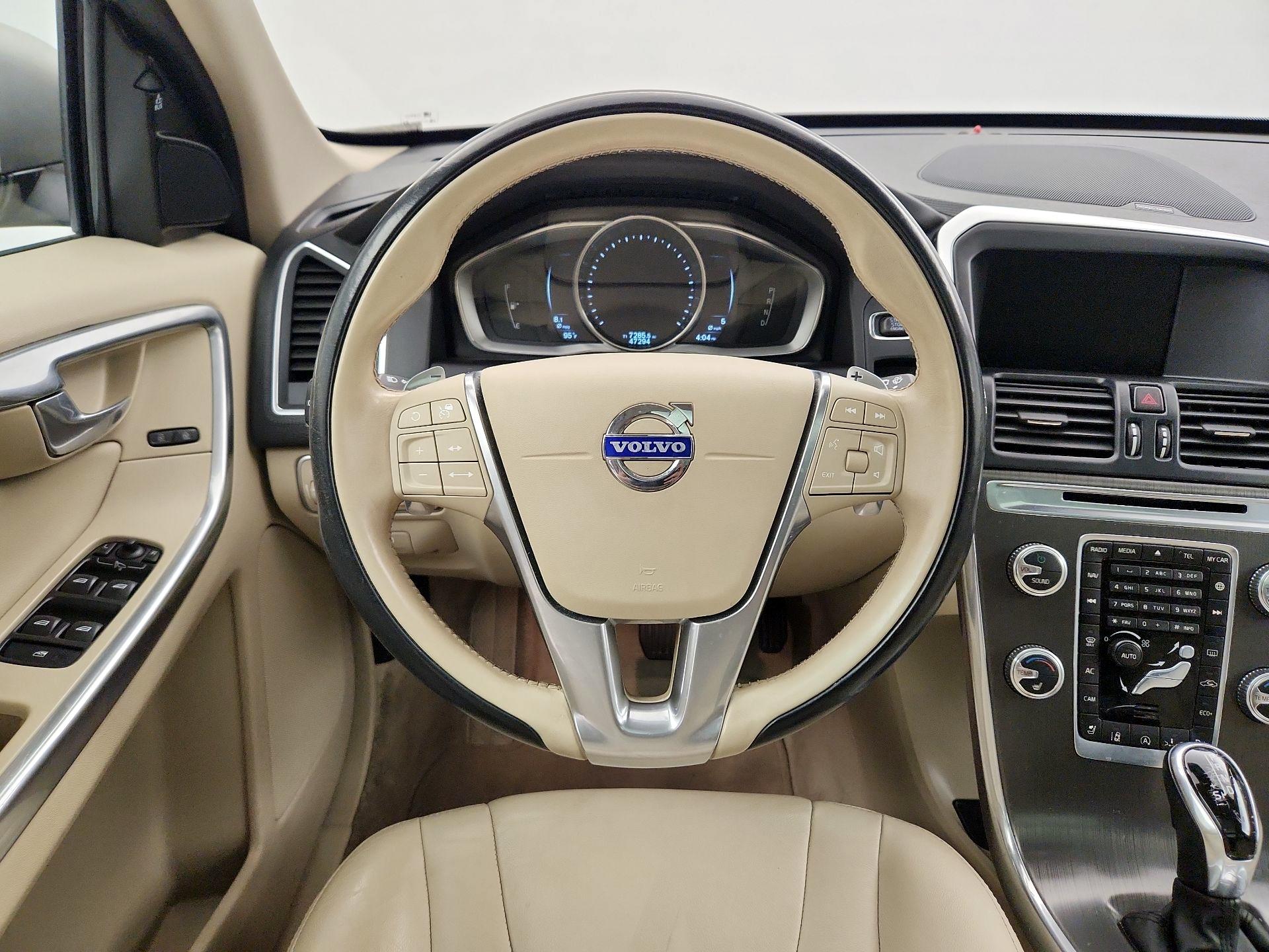 Thumbnail: 2015 Volvo XC60 - 10
