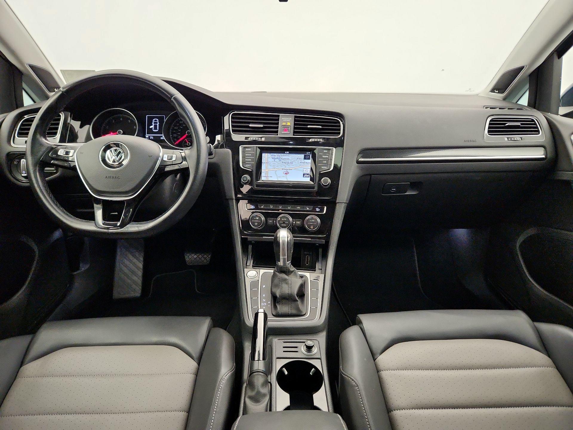 Thumbnail: 2015 Volkswagen Golf - 9